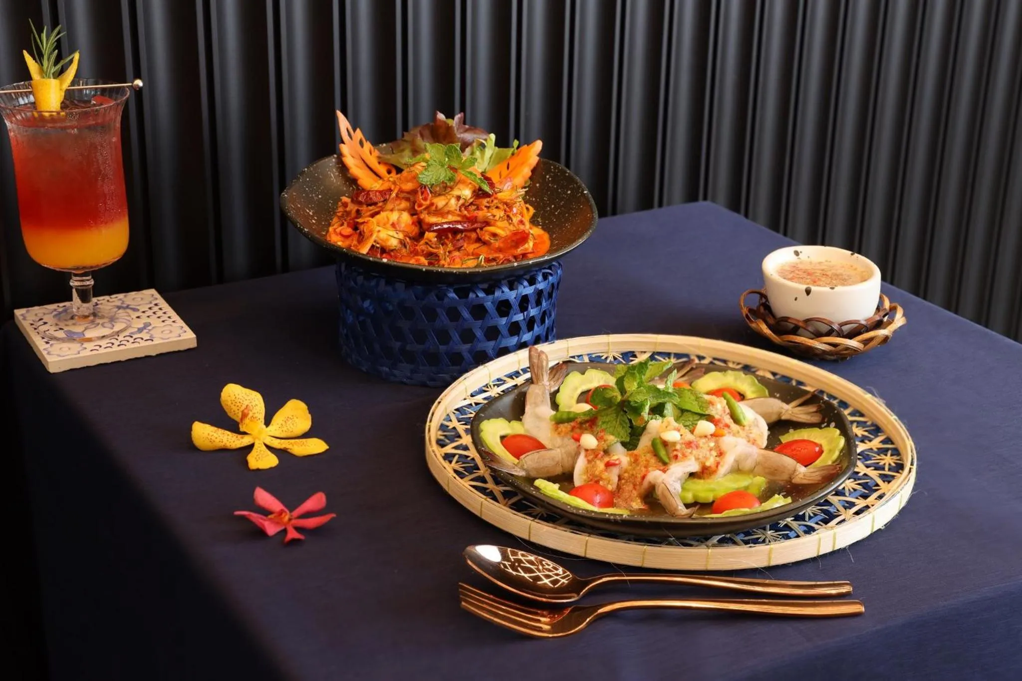 Food and drinks in WE HOTEL RIVERFRONT