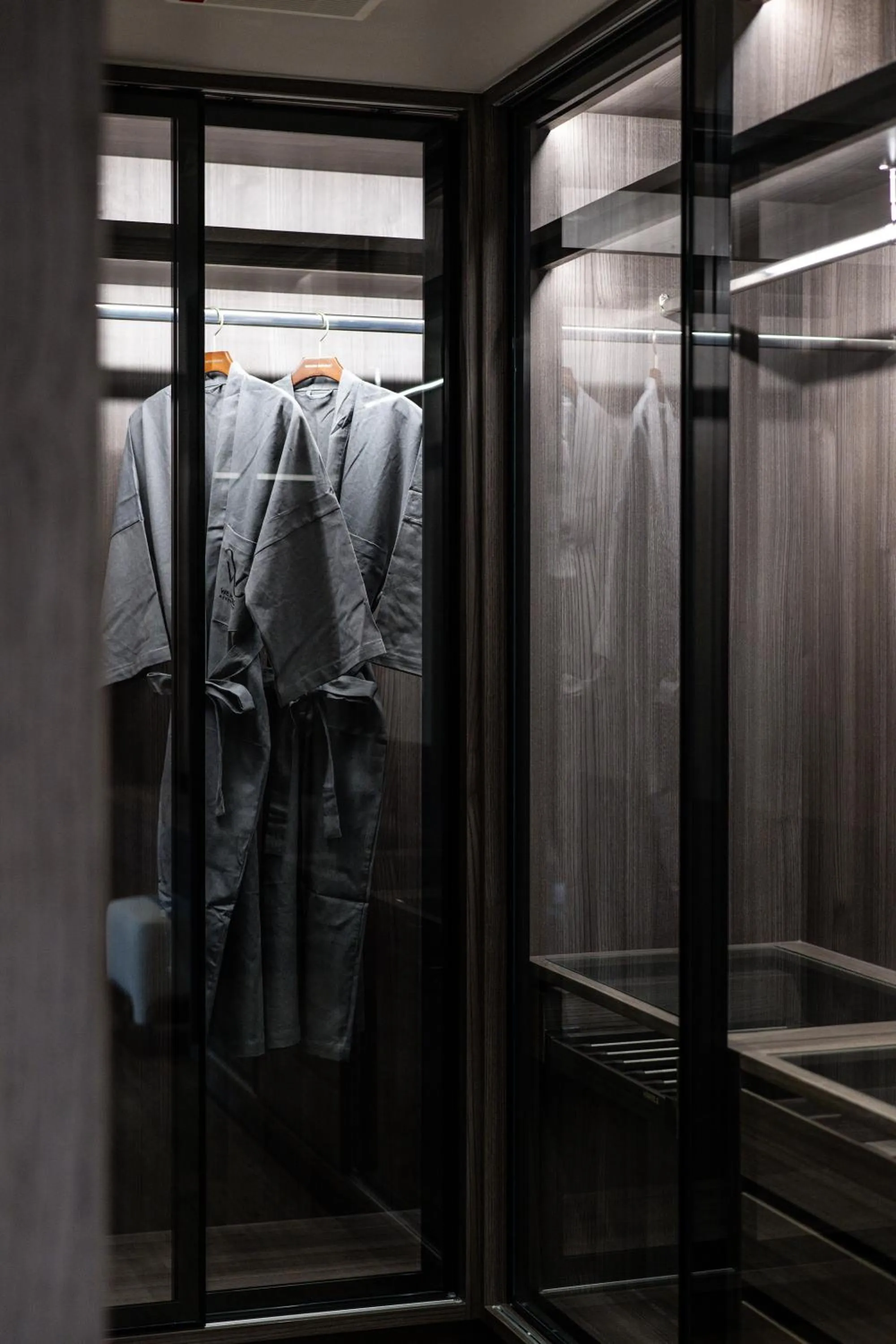 wardrobe in WE HOTEL RIVERFRONT