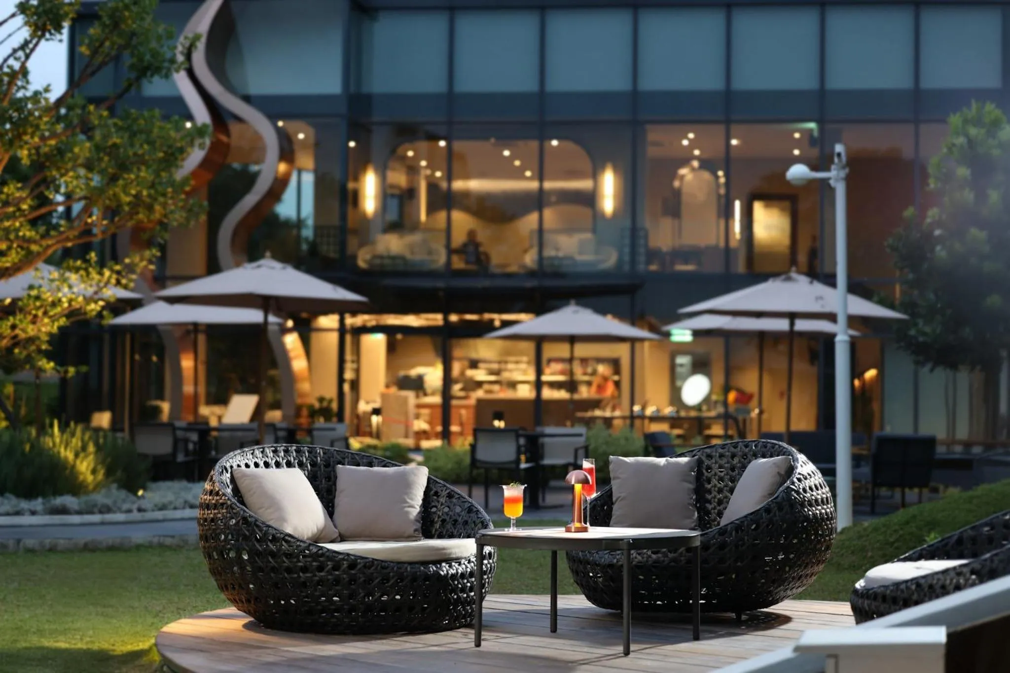 Restaurant/places to eat in WE HOTEL RIVERFRONT