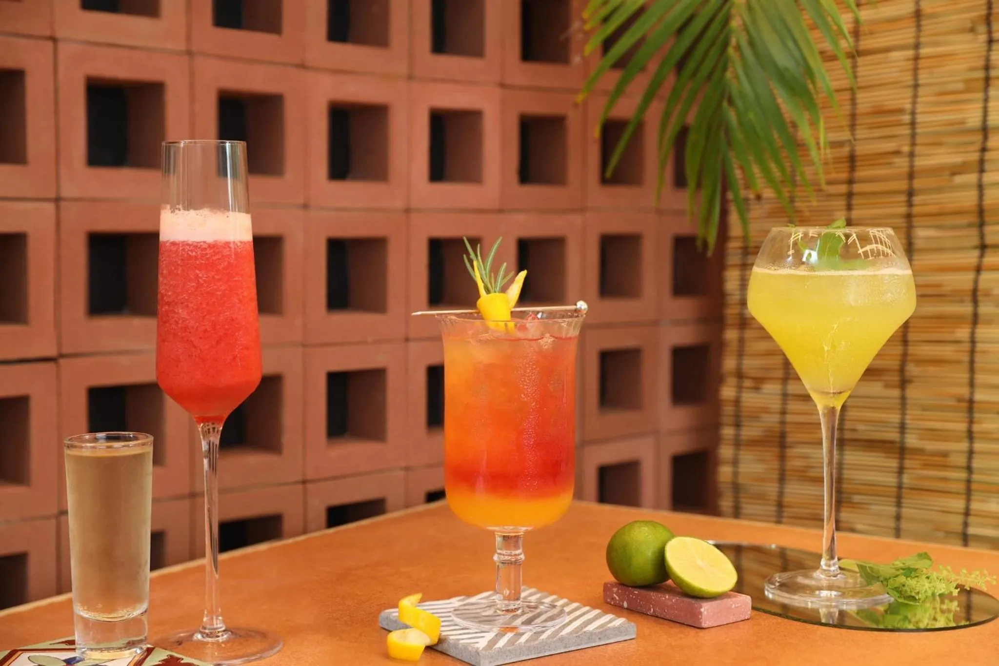 Food and drinks in WE HOTEL RIVERFRONT