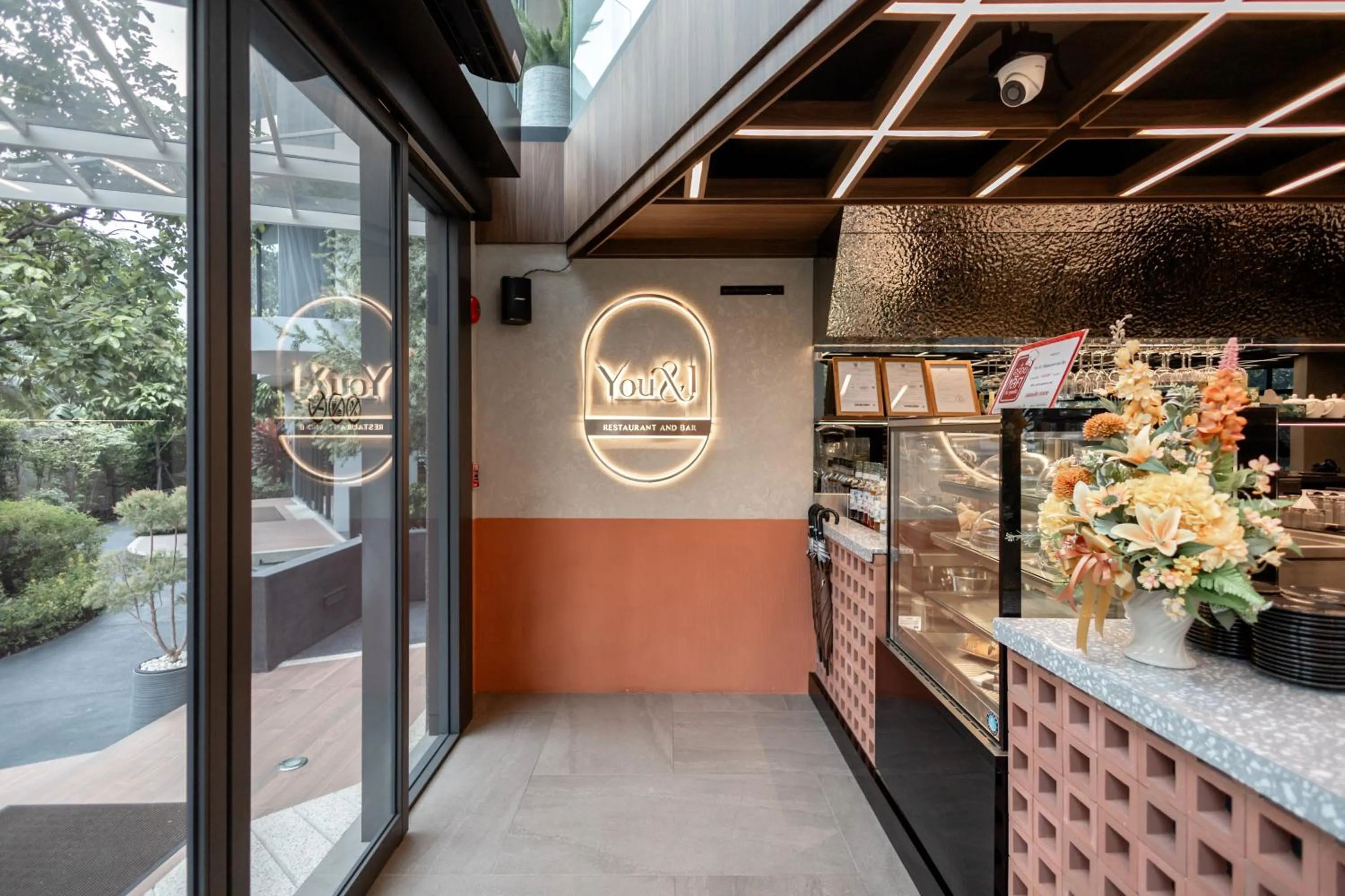 Restaurant/places to eat in WE HOTEL RIVERFRONT