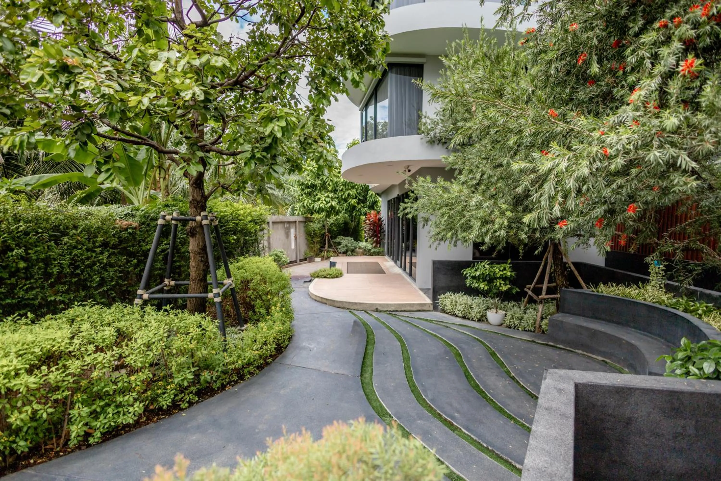 Garden in WE HOTEL RIVERFRONT