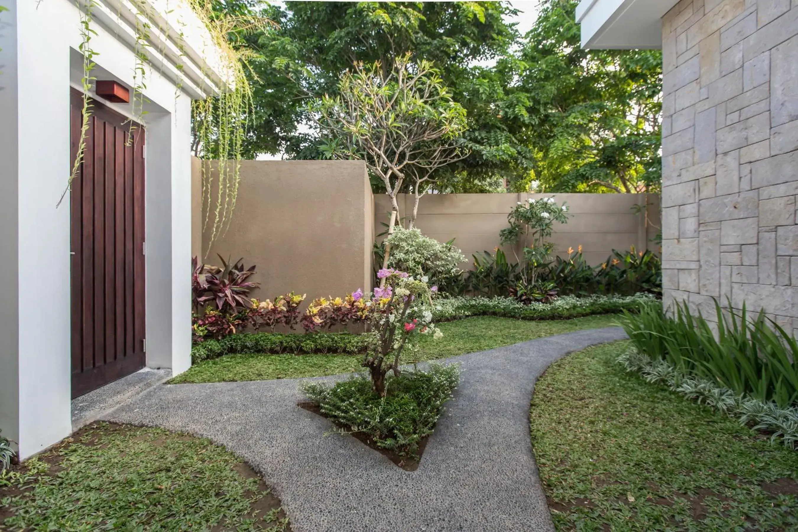 Facade/entrance in Gajah Villas Bali by Nagisa Bali Facade/entrance in Gajah Villas Bali by Nagisa Bali