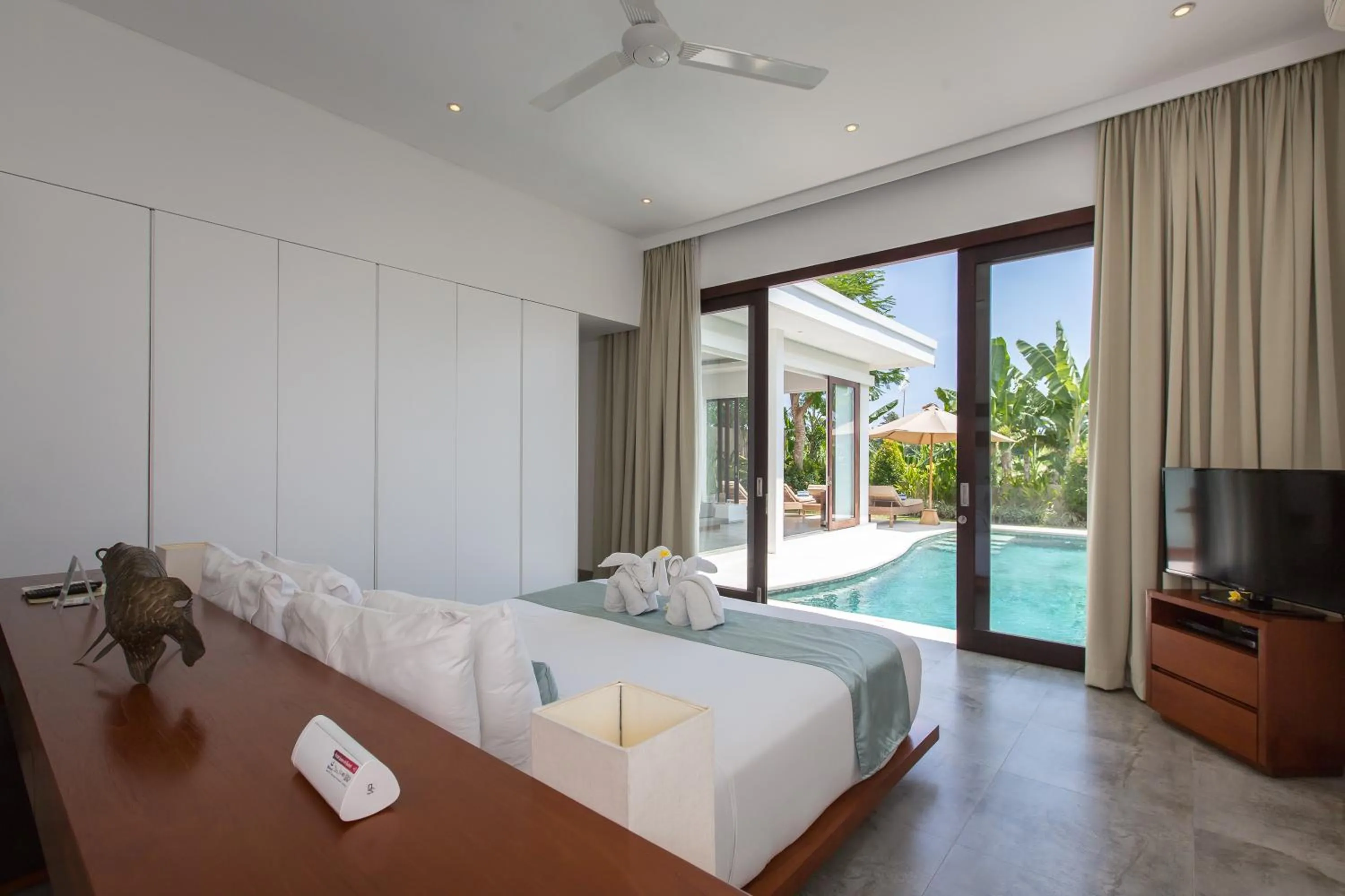 Photo of the whole room in Gajah Villas Bali by Nagisa Bali