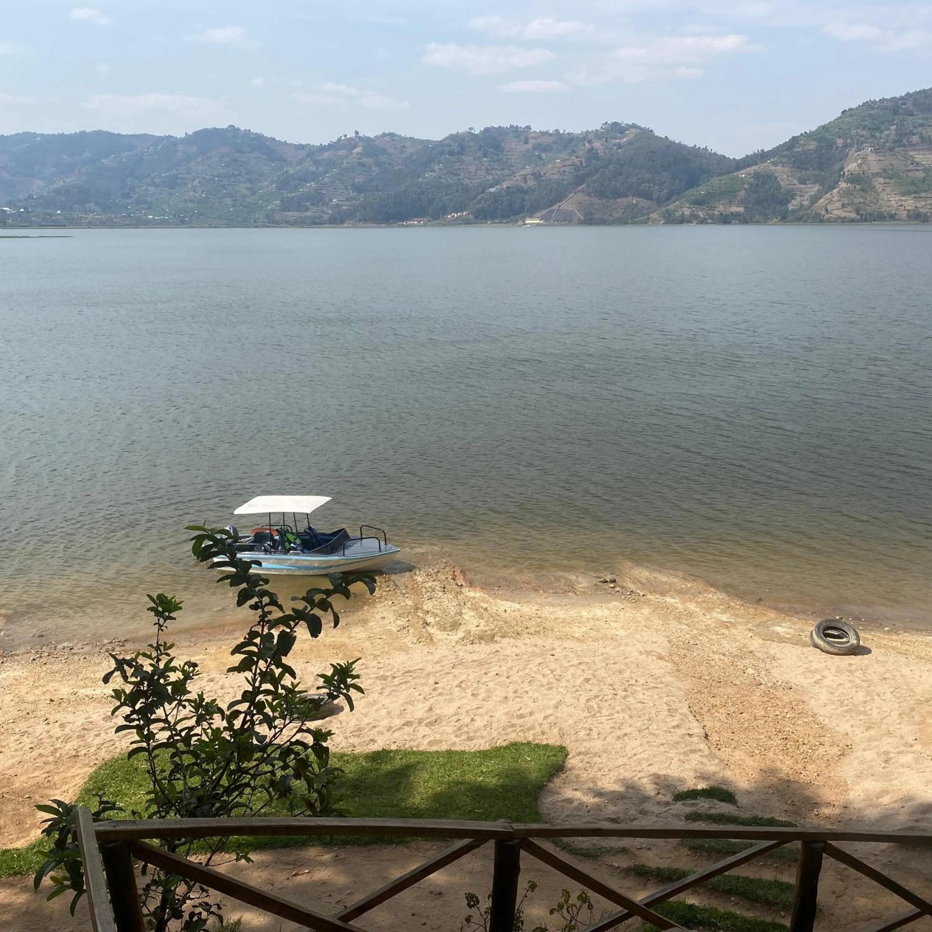 Mountain view in Ruhondo Beach Resort