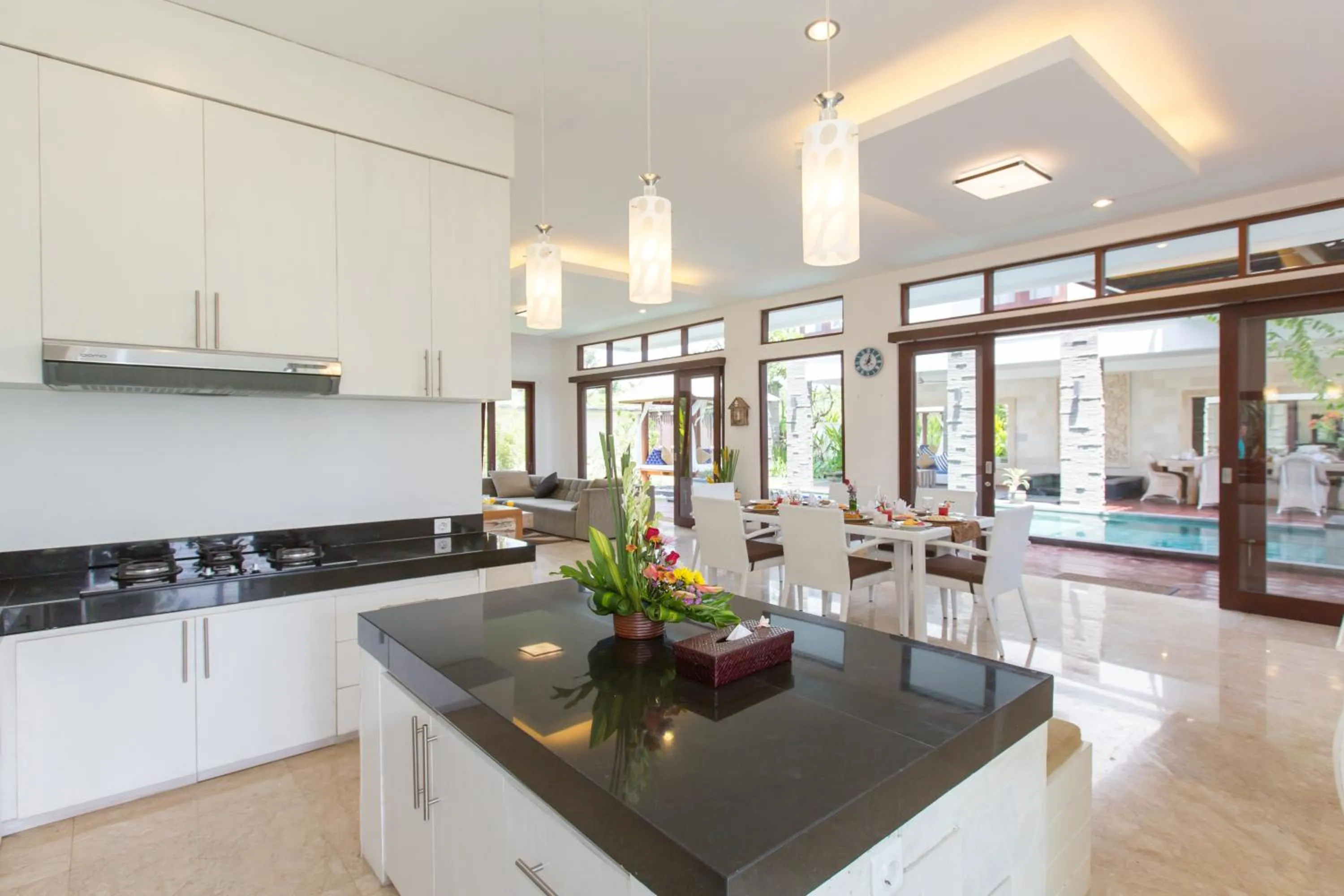 Kitchen or kitchenette in Villa Club Corner Residence by Nagisa Bali