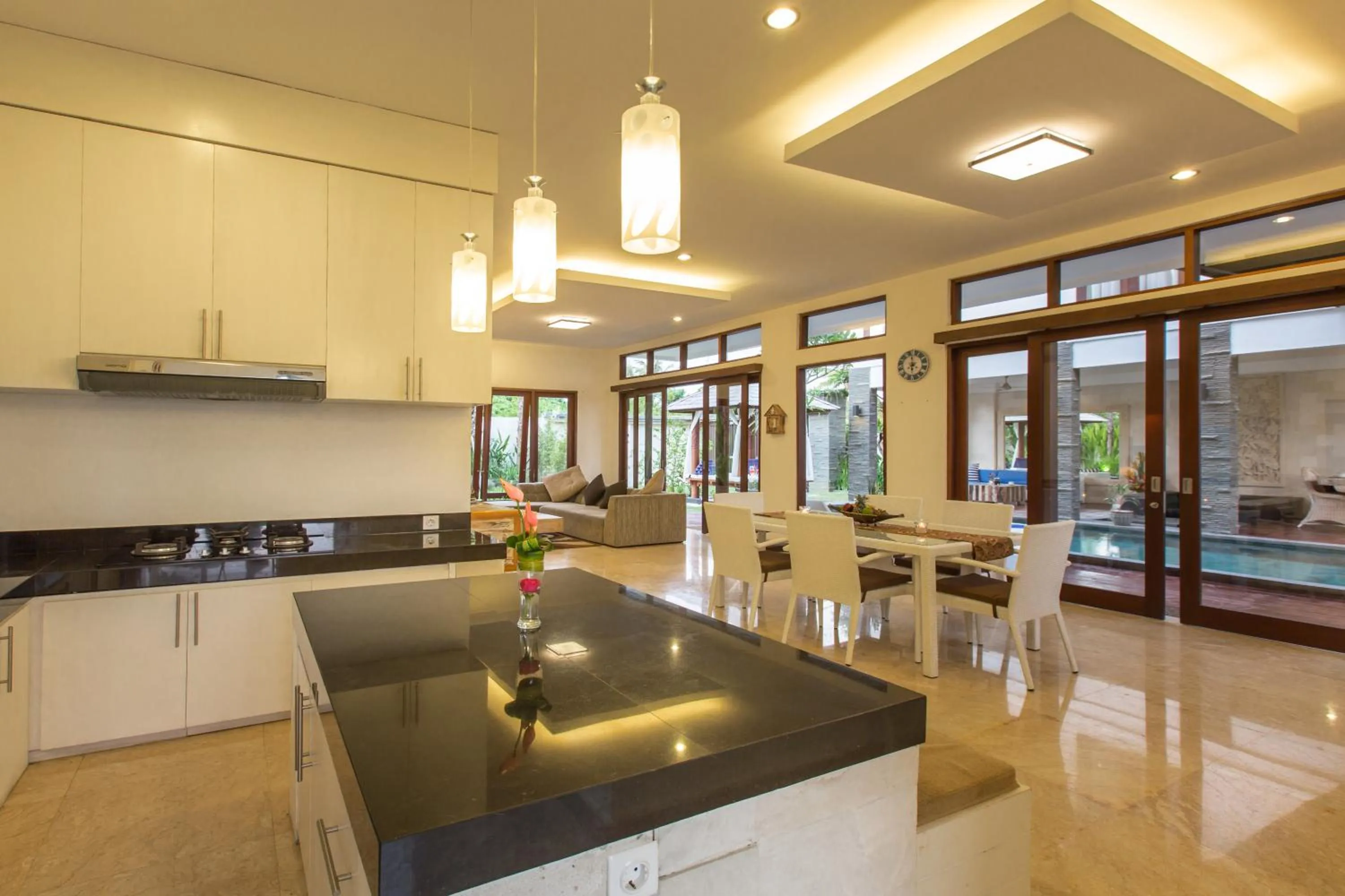 Kitchen or kitchenette in Villa Club Corner Residence by Nagisa Bali