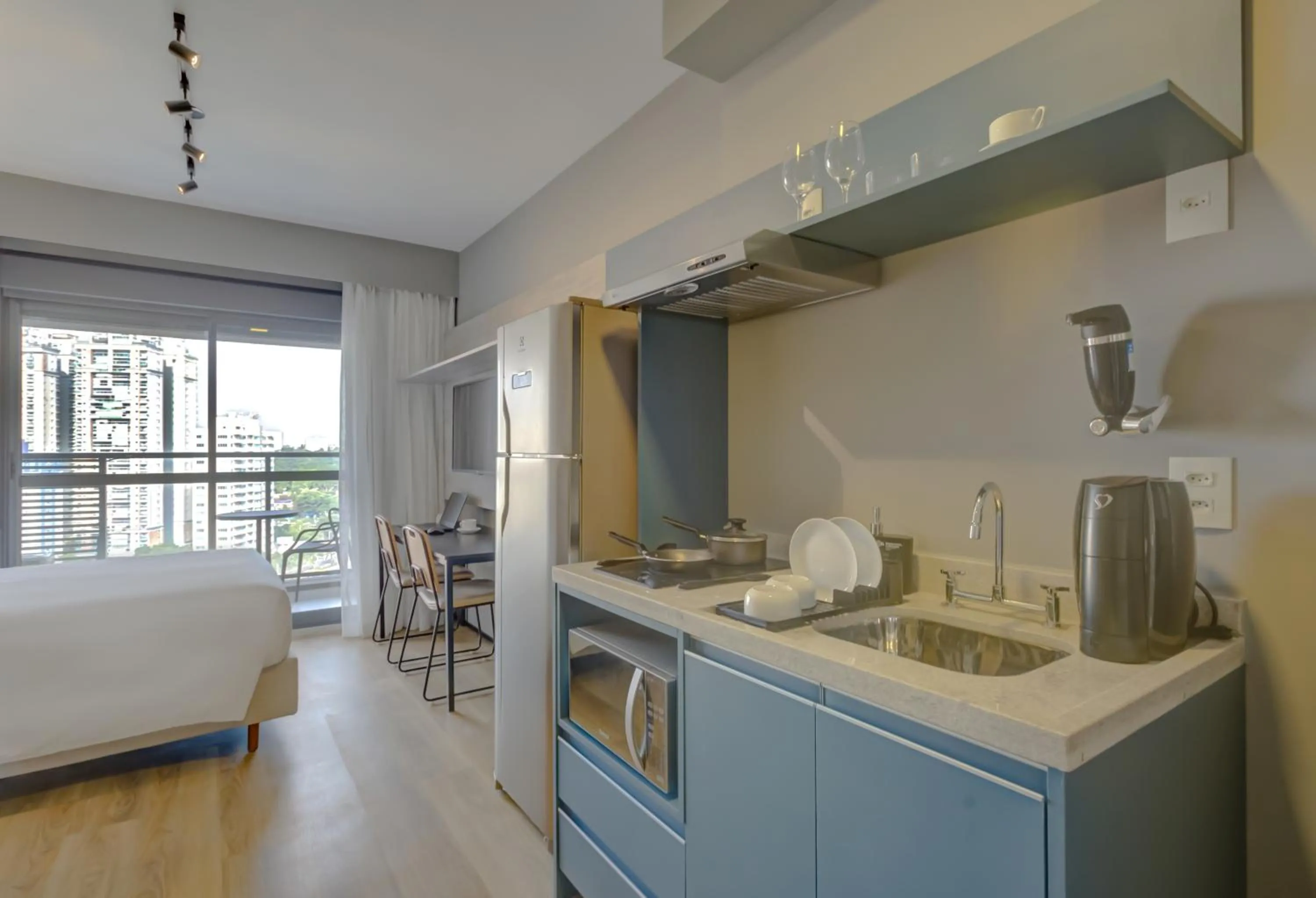 kitchen in Roomo Transamerica SP Brooklin Santo Amaro