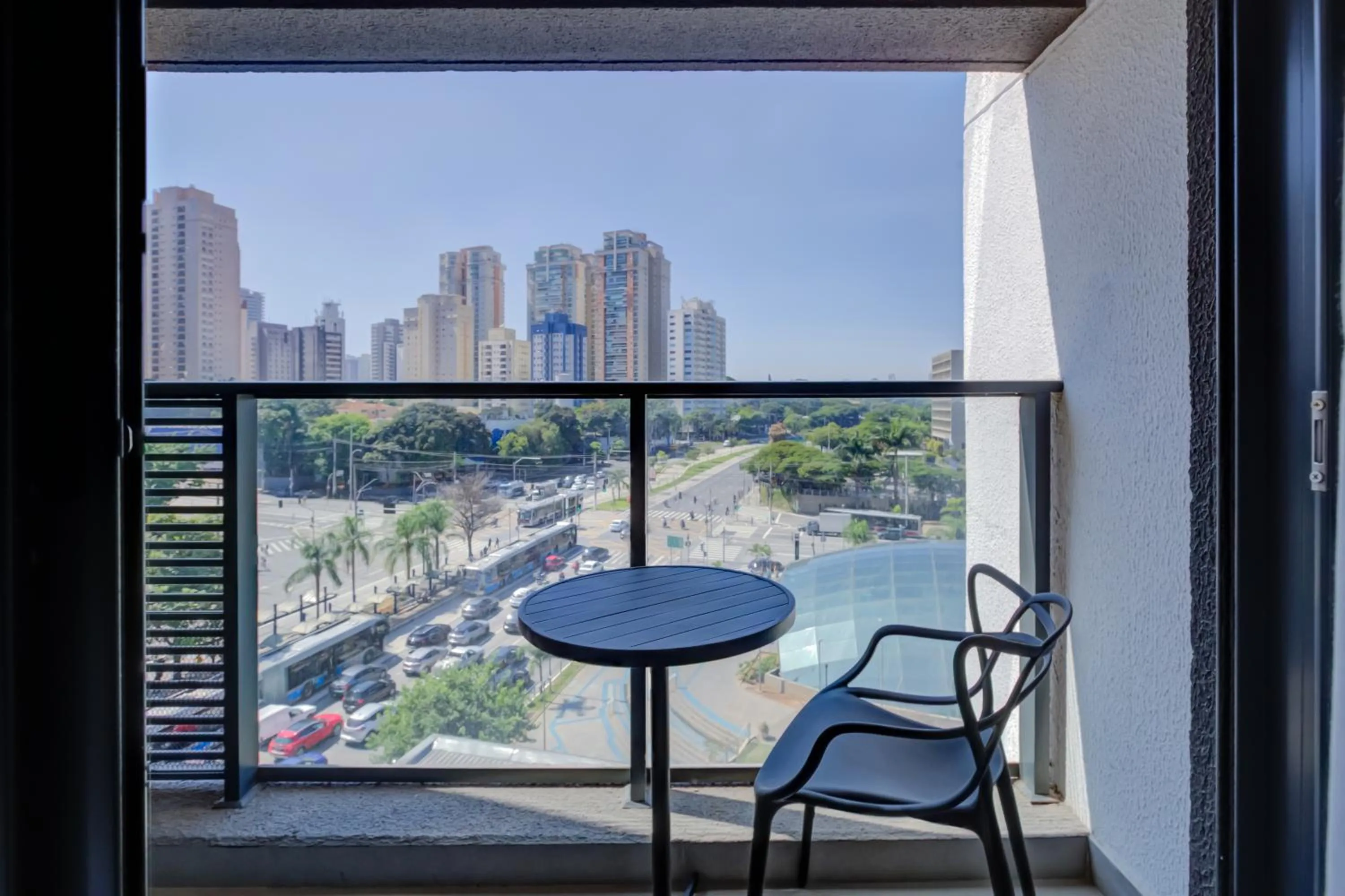 Balcony/Terrace in Roomo Transamerica SP Brooklin Santo Amaro