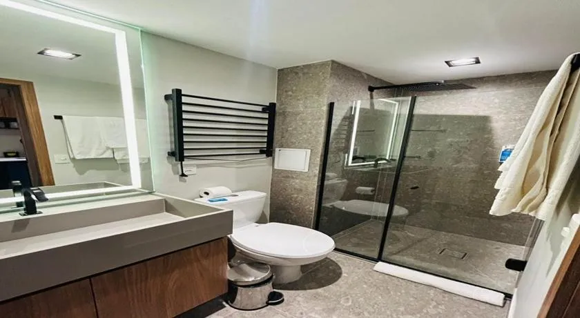 Shower in Roomo Transamerica SP Brooklin Santo Amaro