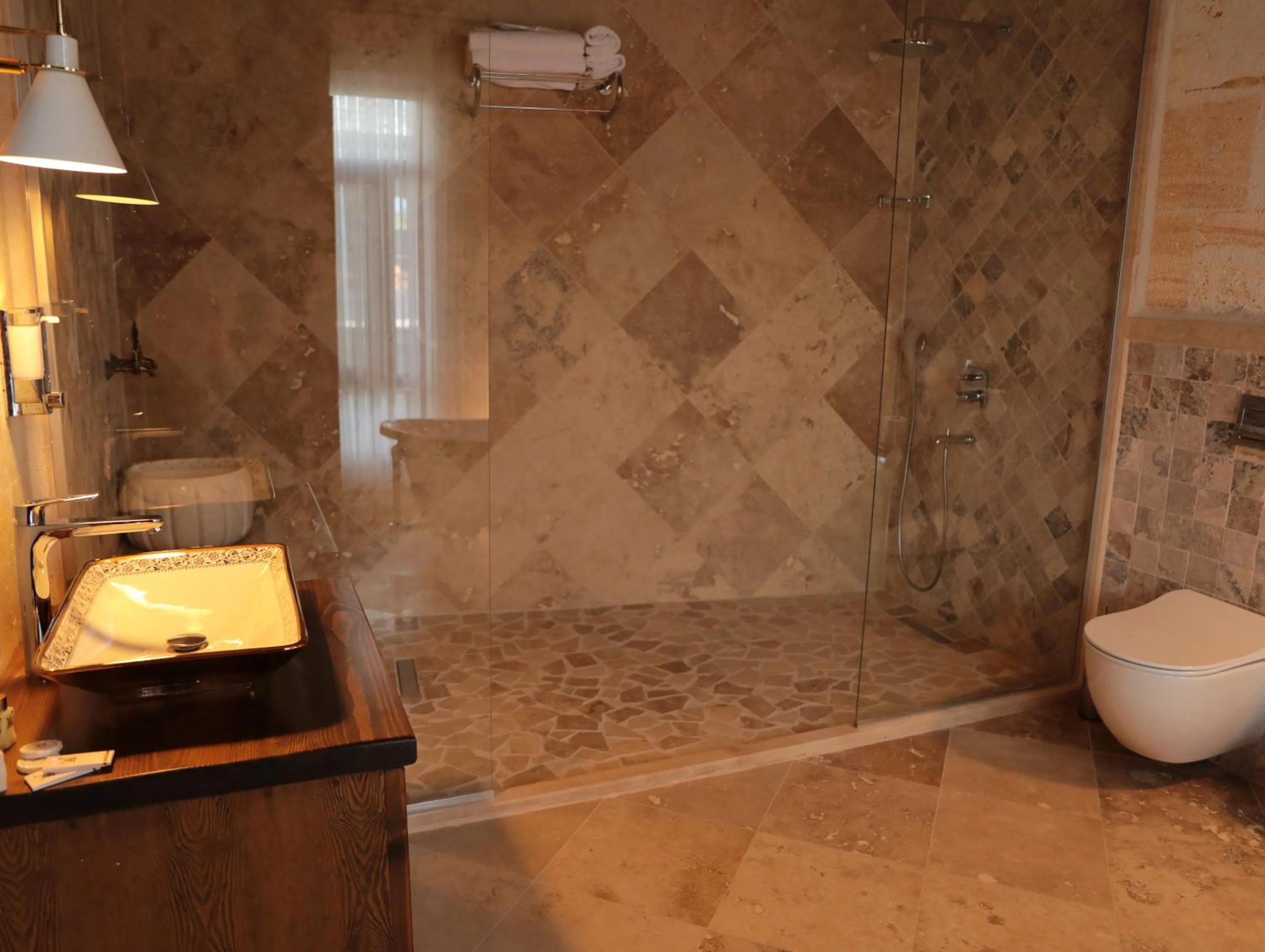 Shower in Hira Cave Hotel