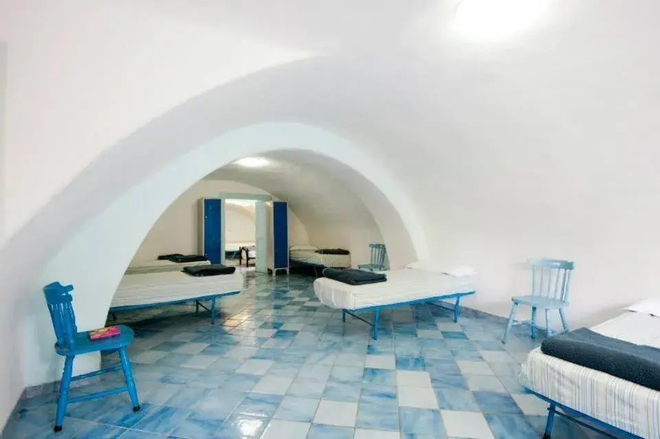 Single Bed in 10-Bed Dormitory Room in ring hostel Single Bed in 10-Bed Dormitory Room in ring hostel