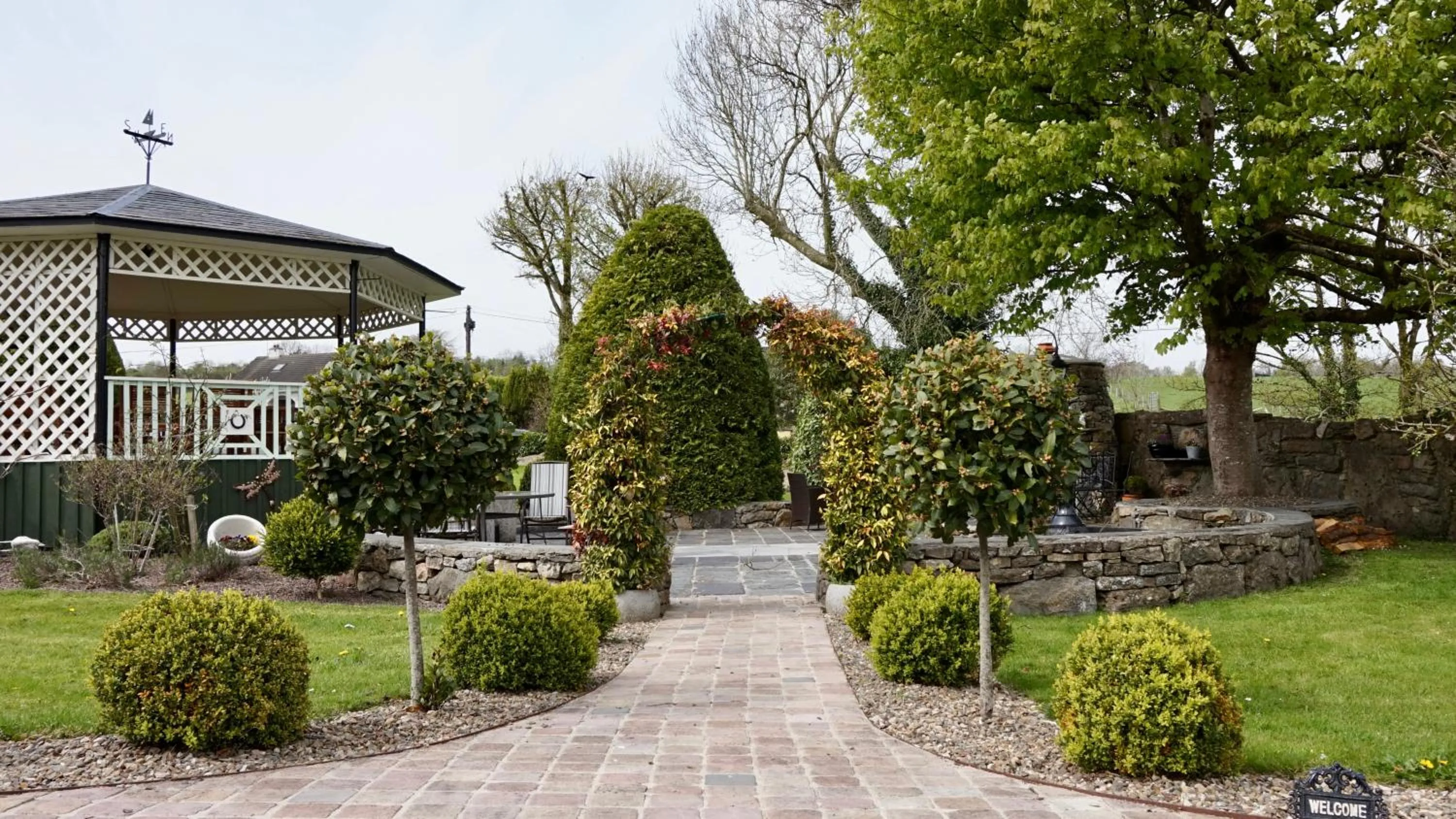 BBQ facilities in Cartron House
