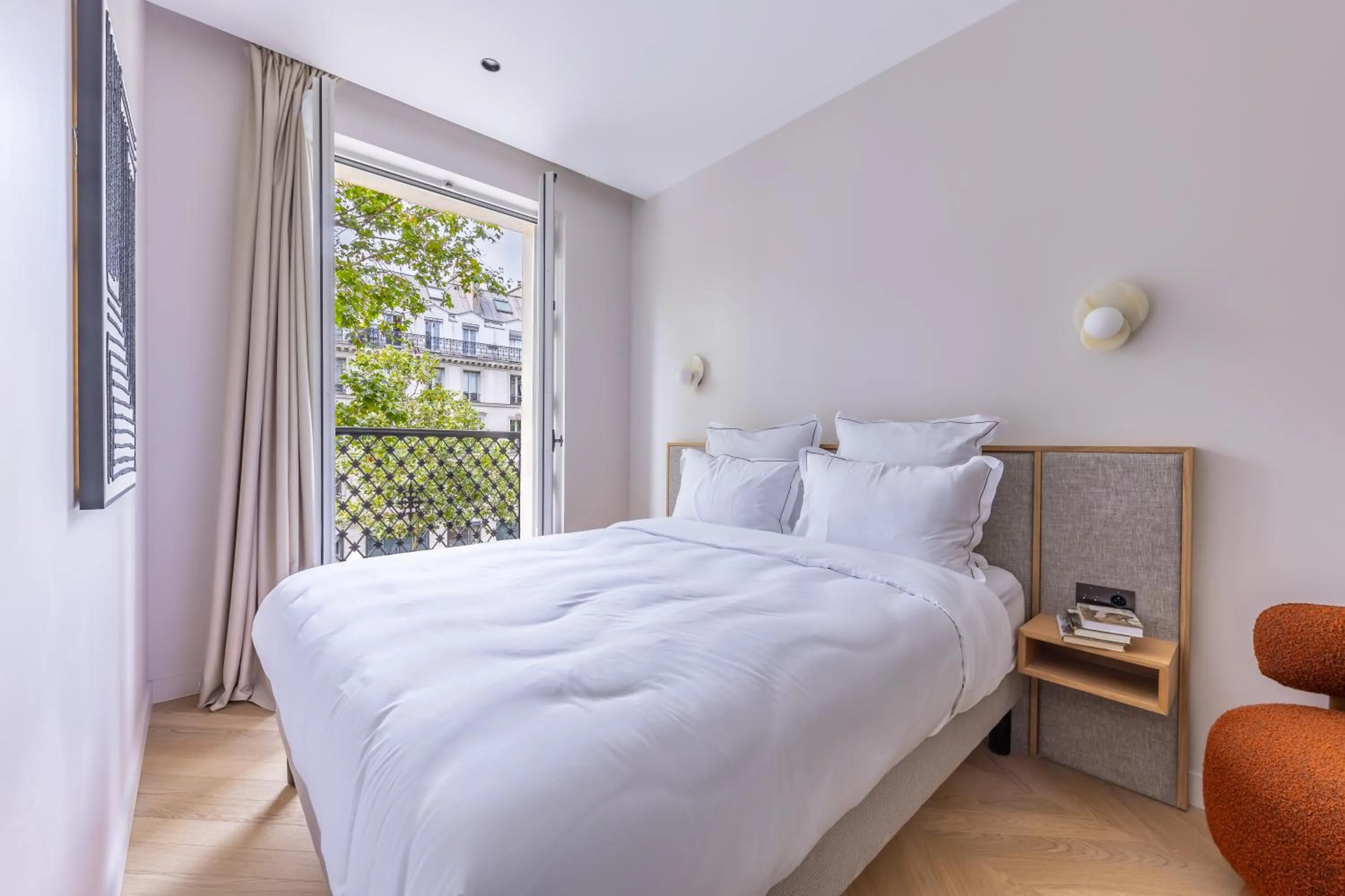 Bed in Quartier Libre Marais