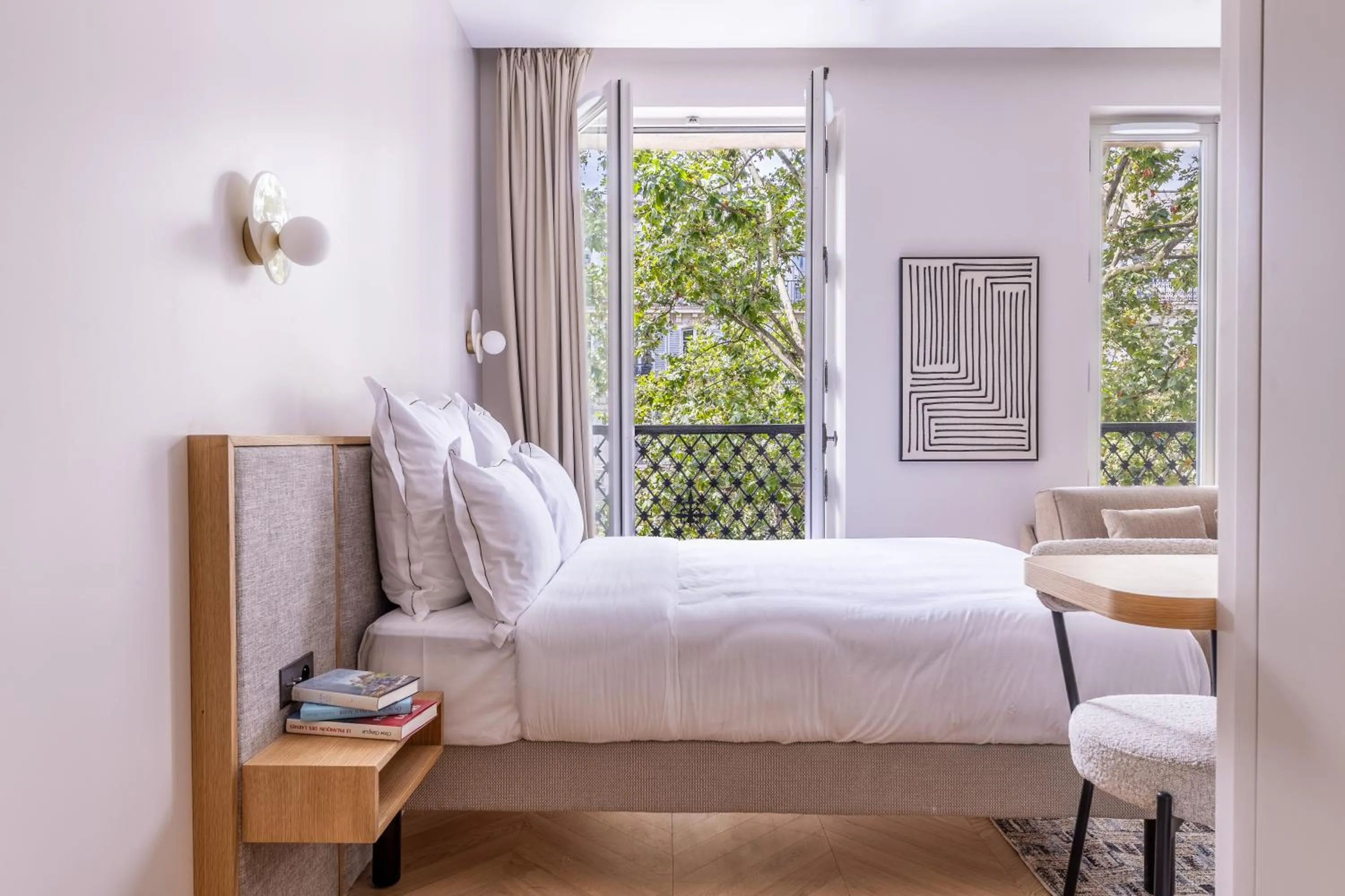 Bed in Quartier Libre Marais