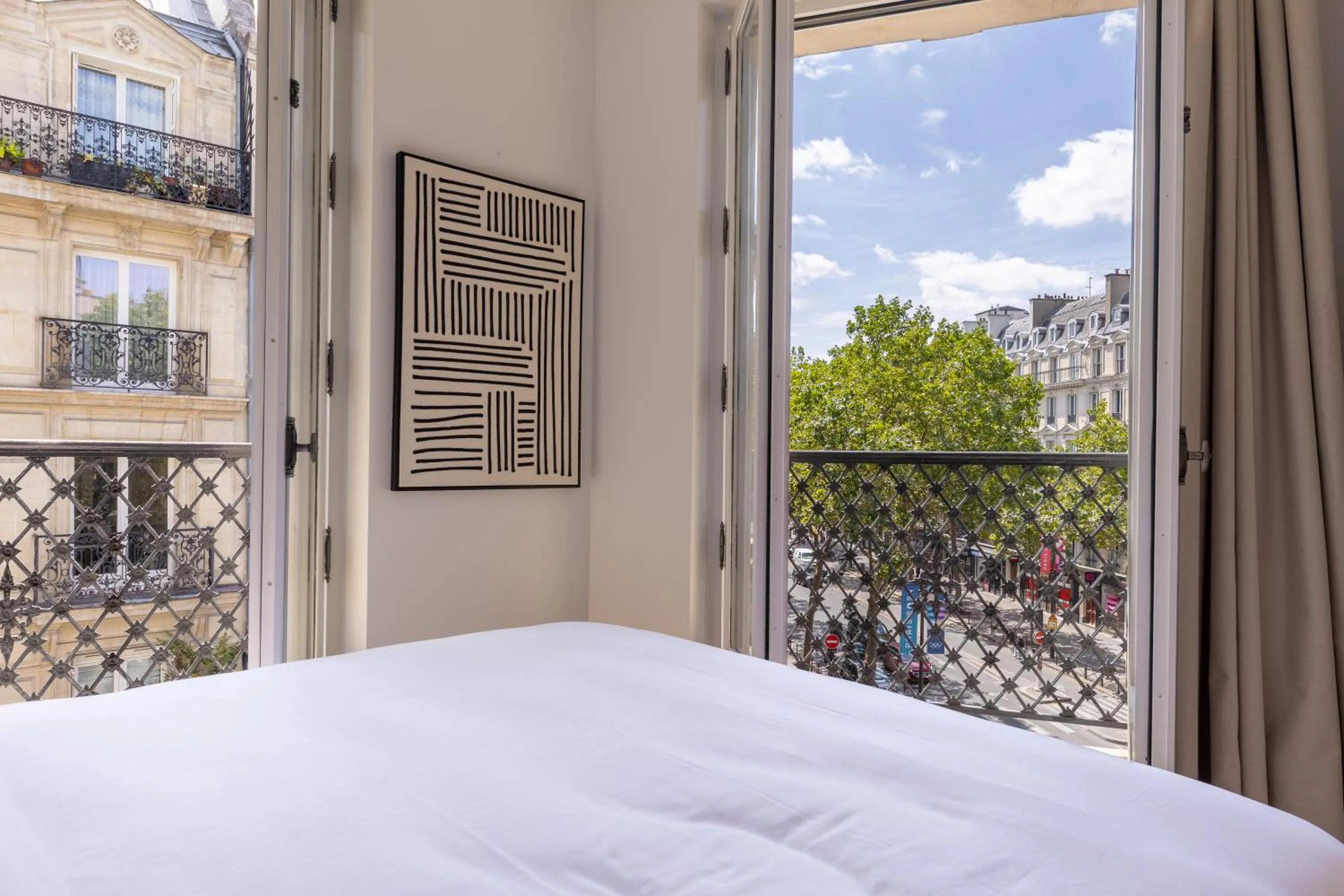 Bed in Quartier Libre Marais