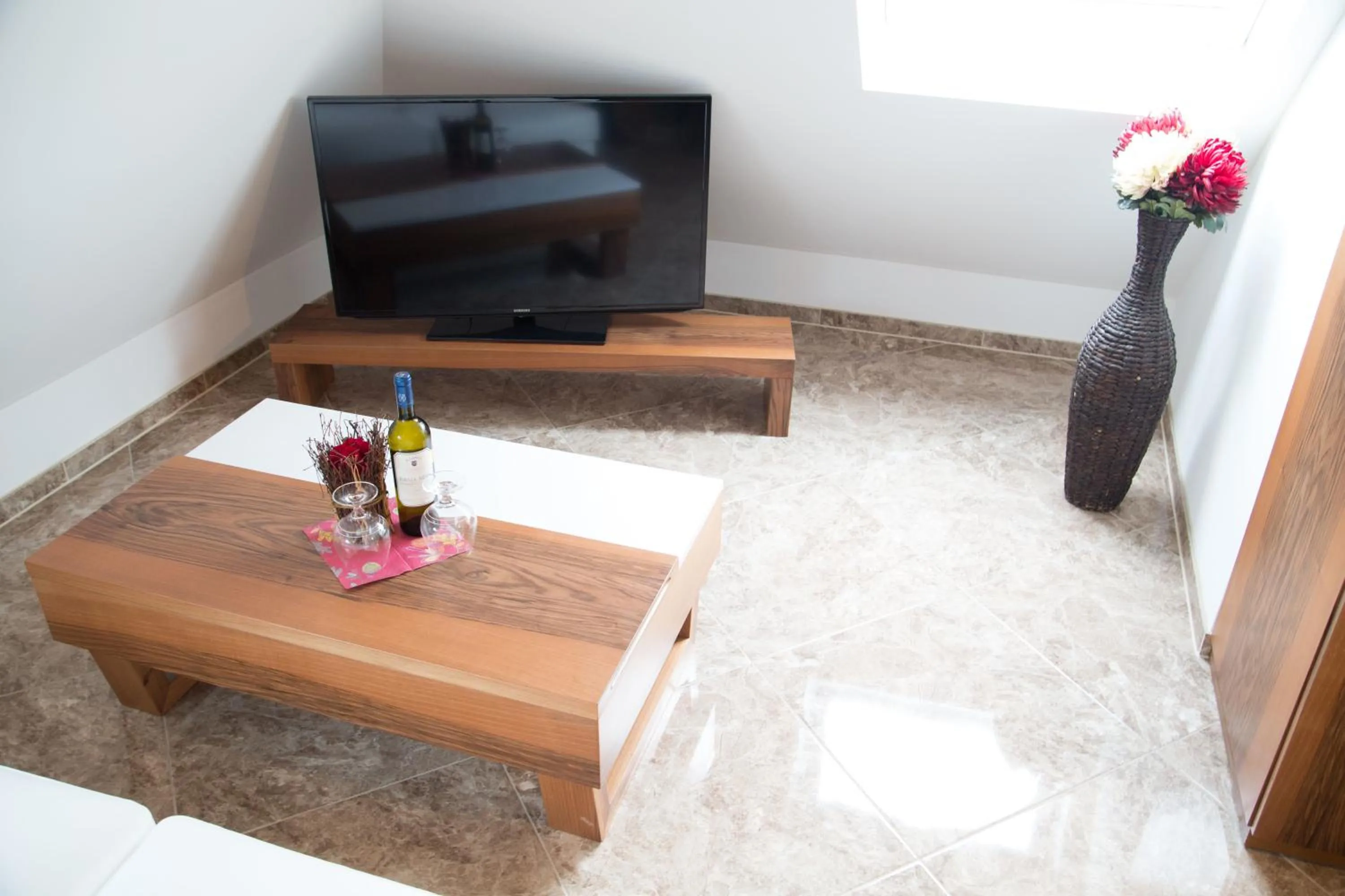 TV and multimedia in Alpha & Omega Hotel Stuttgart