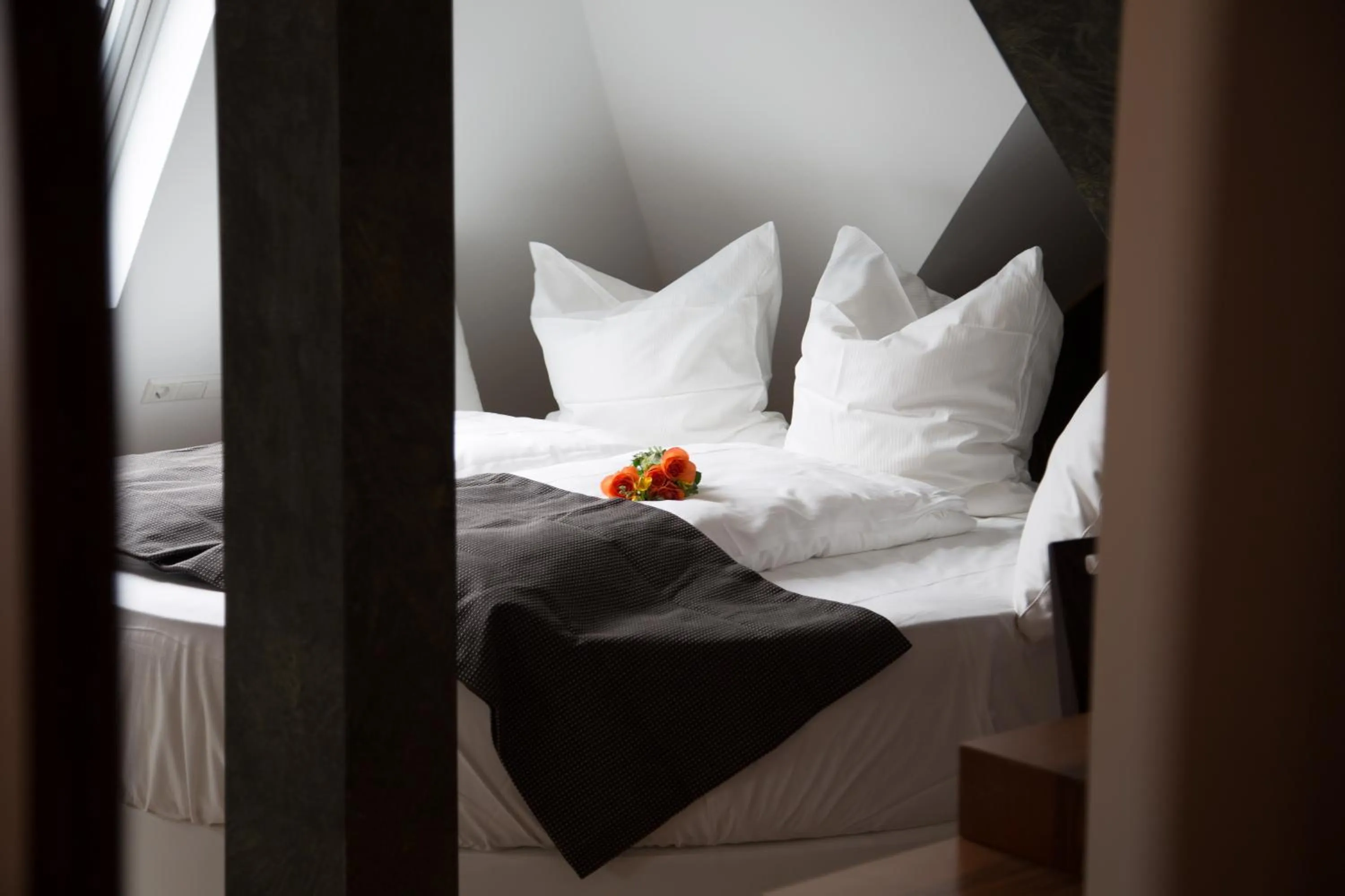 Bed in Alpha & Omega Hotel Stuttgart