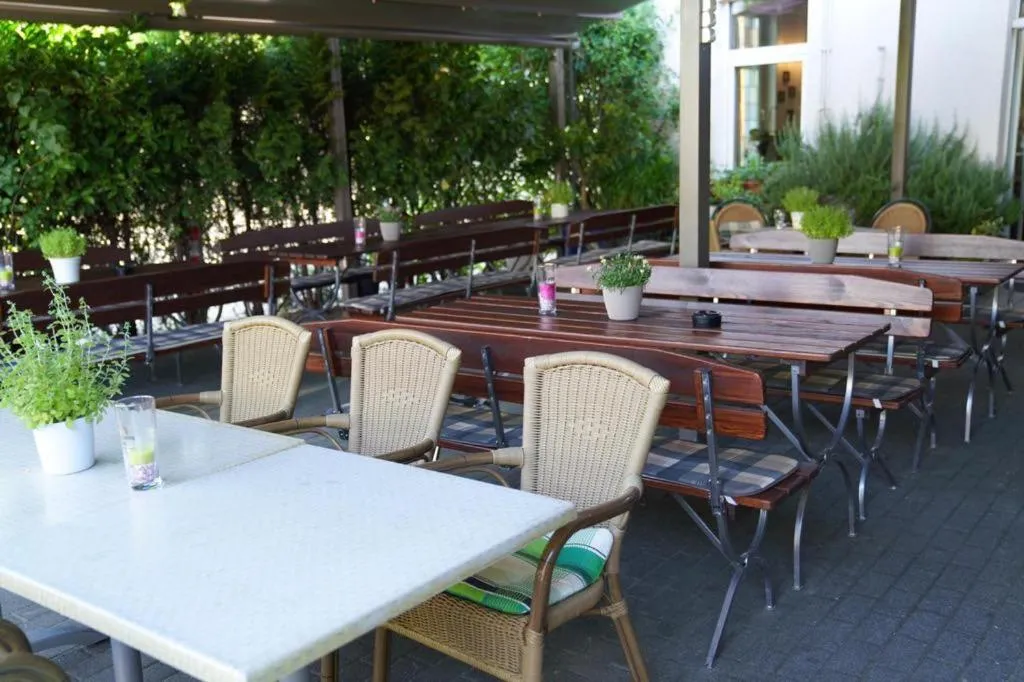 Restaurant/places to eat in Millrather Brauhaus