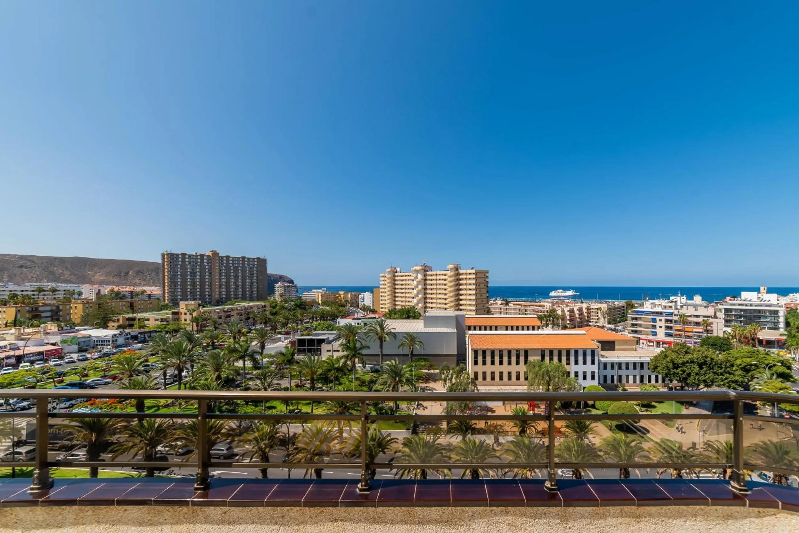 EDEN RENTALS Valdes Penthouse Oceanviews