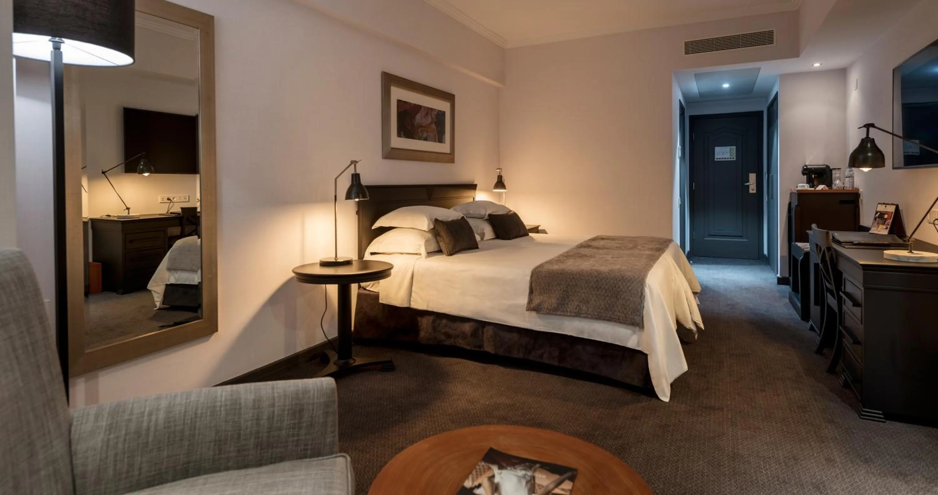 Bedroom, Bed in Hotel Avenida