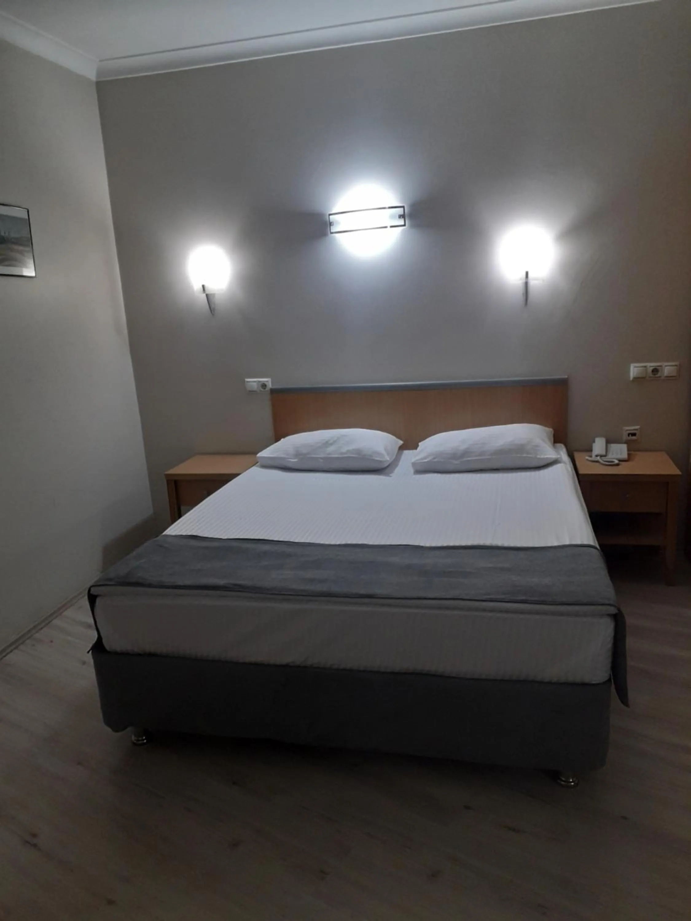 Bed in OTEL AMİLLER