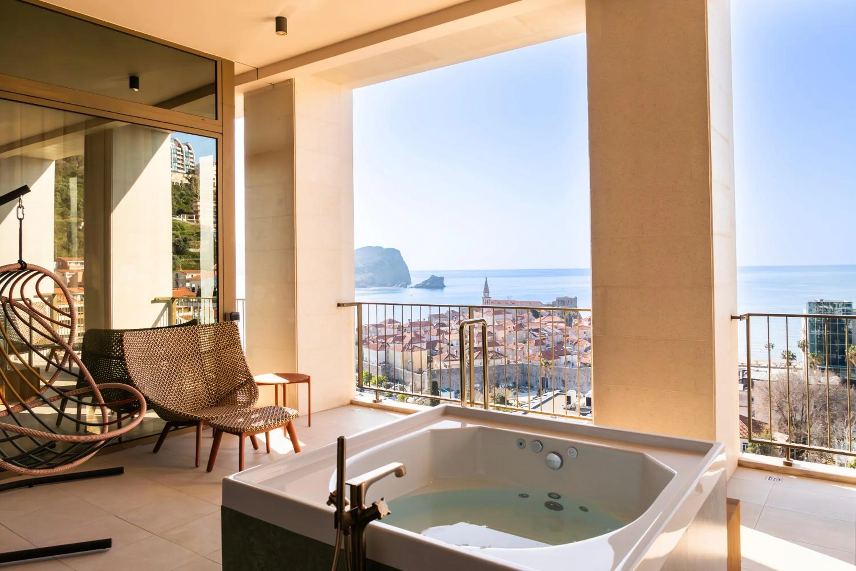 Balcony/Terrace in Merit Starlit Hotel & Residences