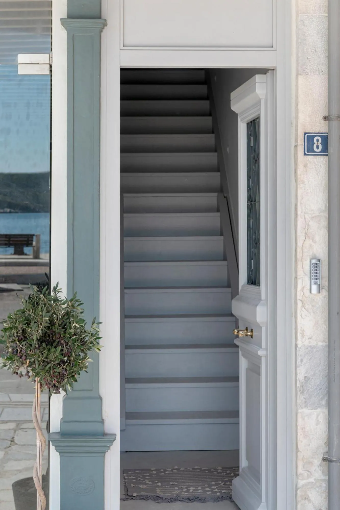 Facade/entrance in Skylight