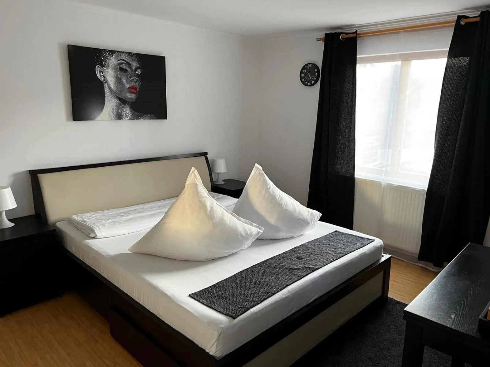 Bed in Pensiunea Bavaria Campina