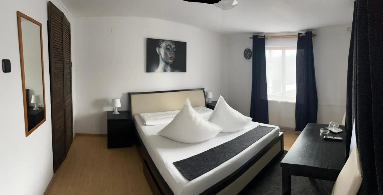 Bed in Pensiunea Bavaria Campina