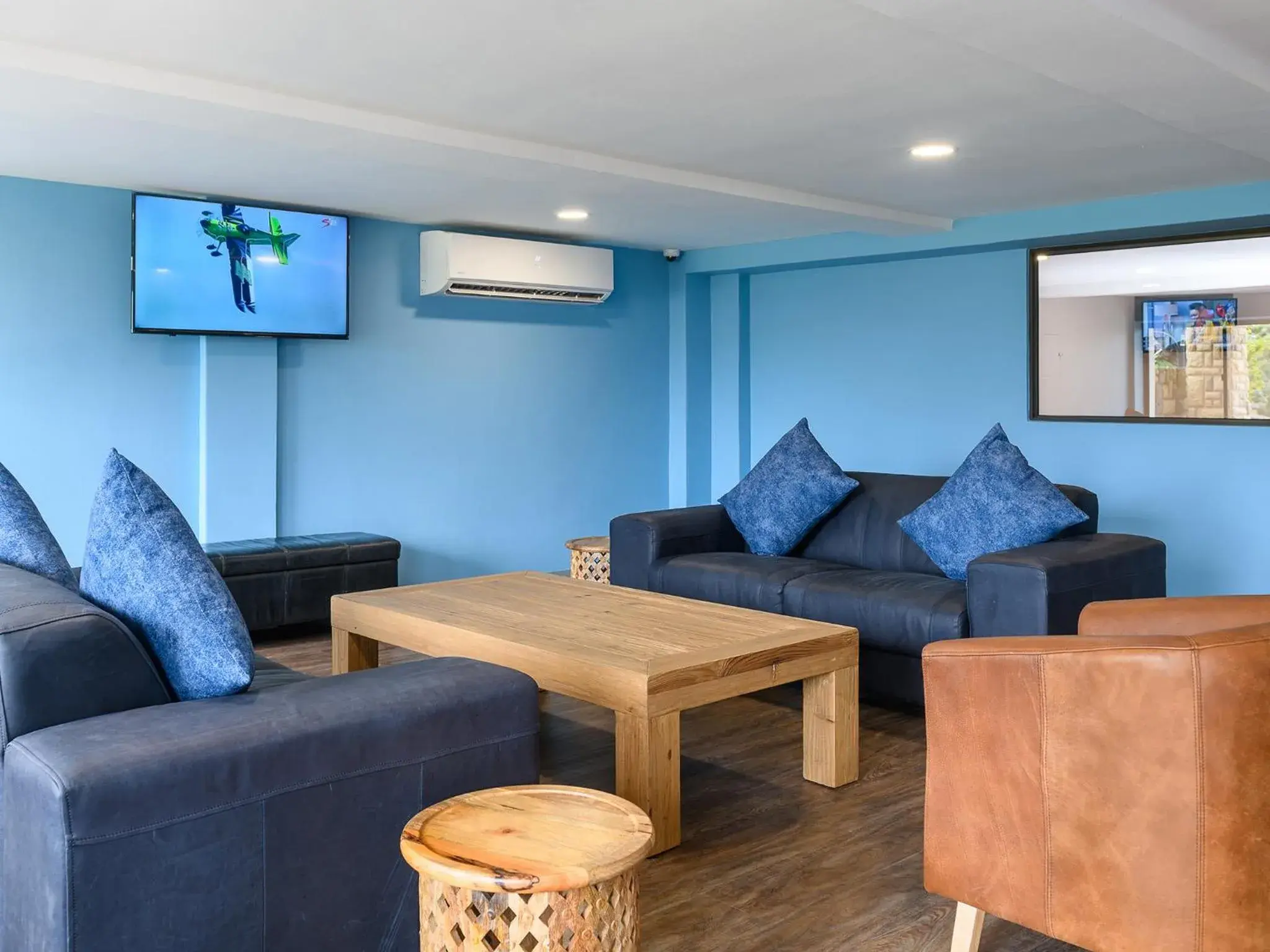 Lounge or bar in Margate Beach Club Lounge or bar in Margate Beach Club