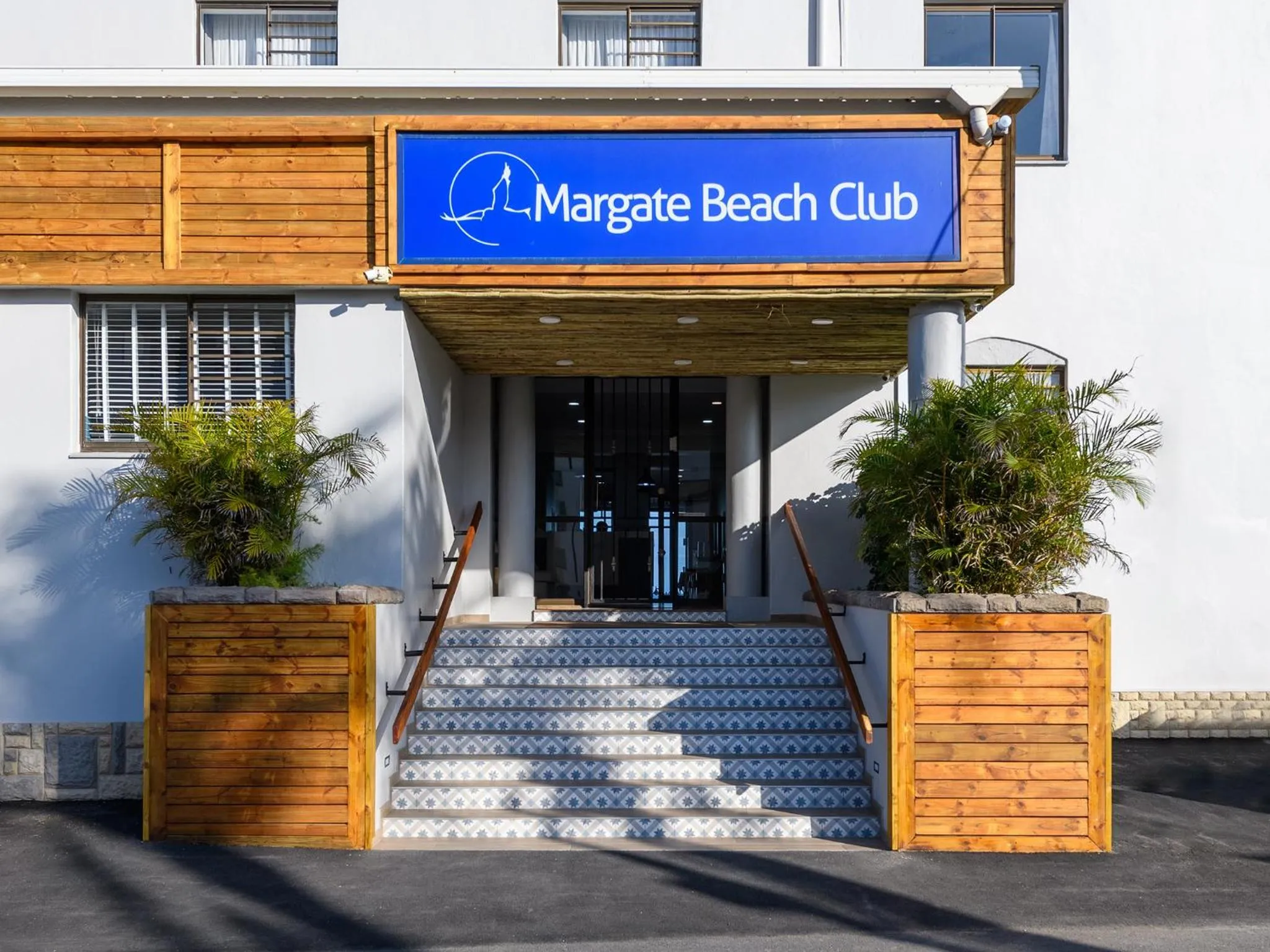 Facade/entrance in Margate Beach Club