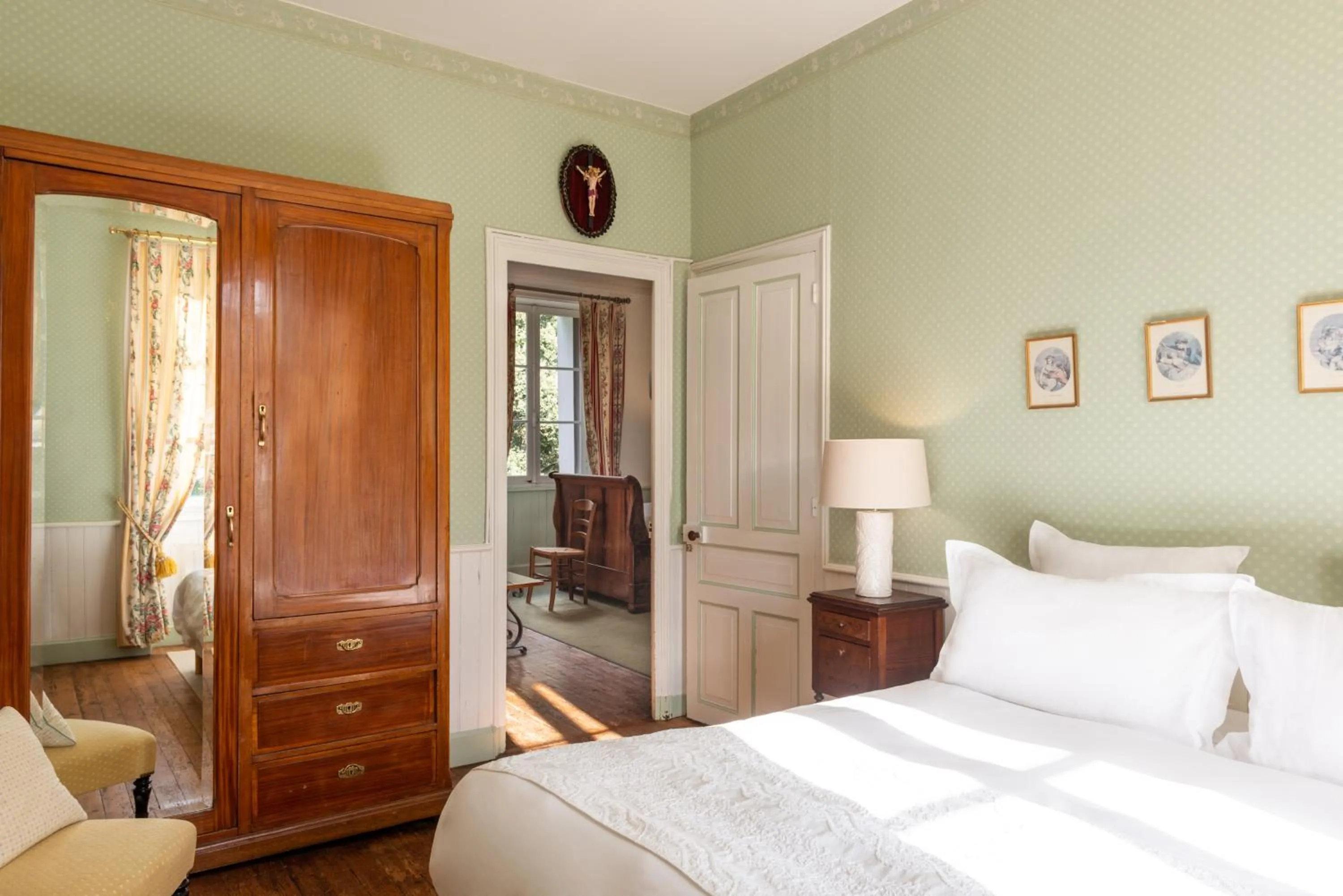 Bedroom, Bed in Le Domaine de Mestré, The Originals Relais