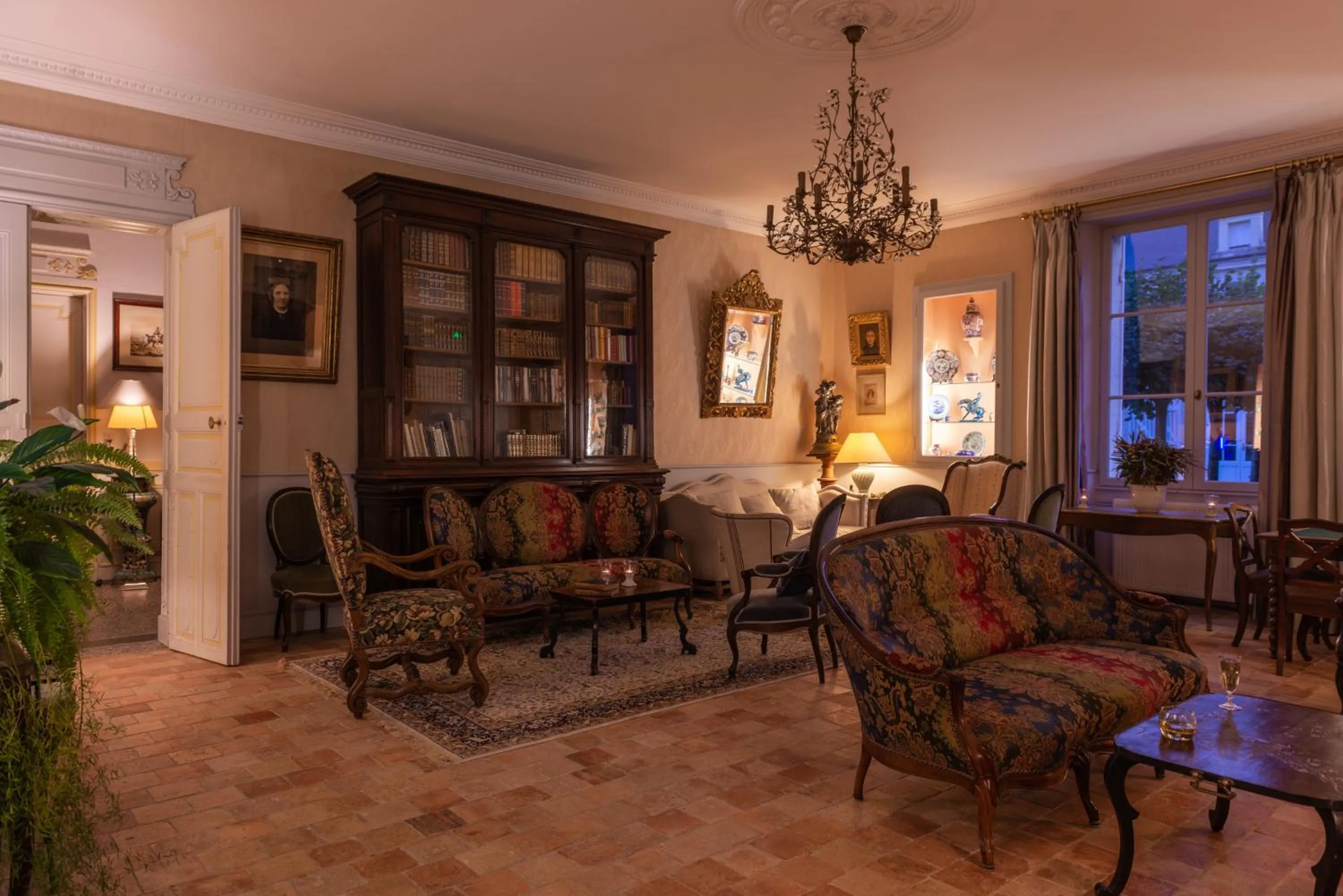 Library in Le Domaine de Mestré, The Originals Relais