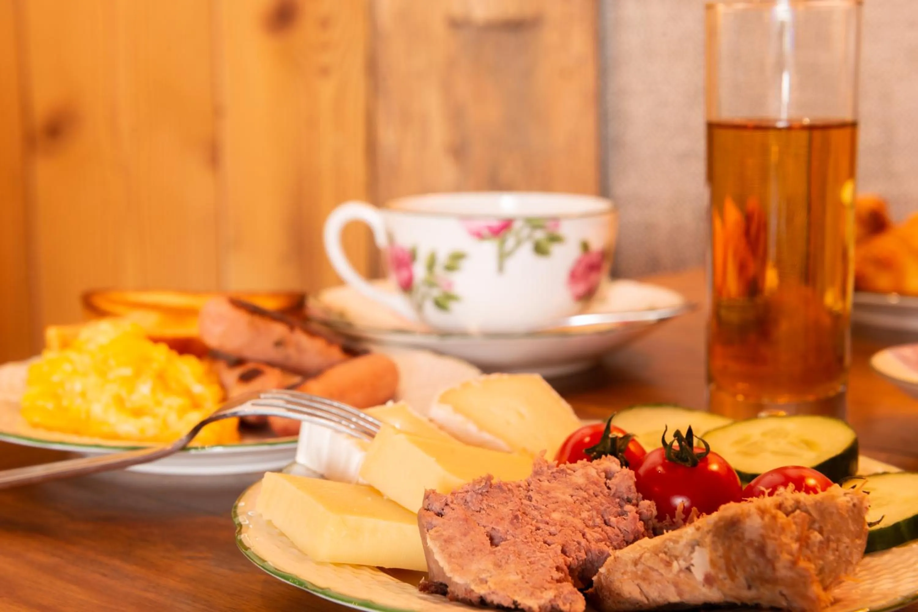 Buffet breakfast in Le Domaine de Mestré, The Originals Relais