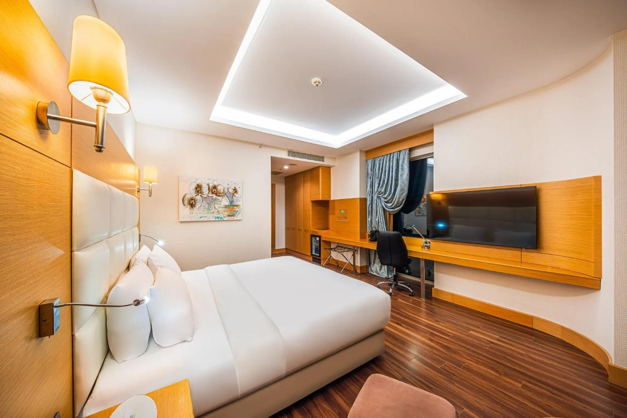 Photo of the whole room, Bed in Holiday Inn Ankara - Cukurambar by IHG