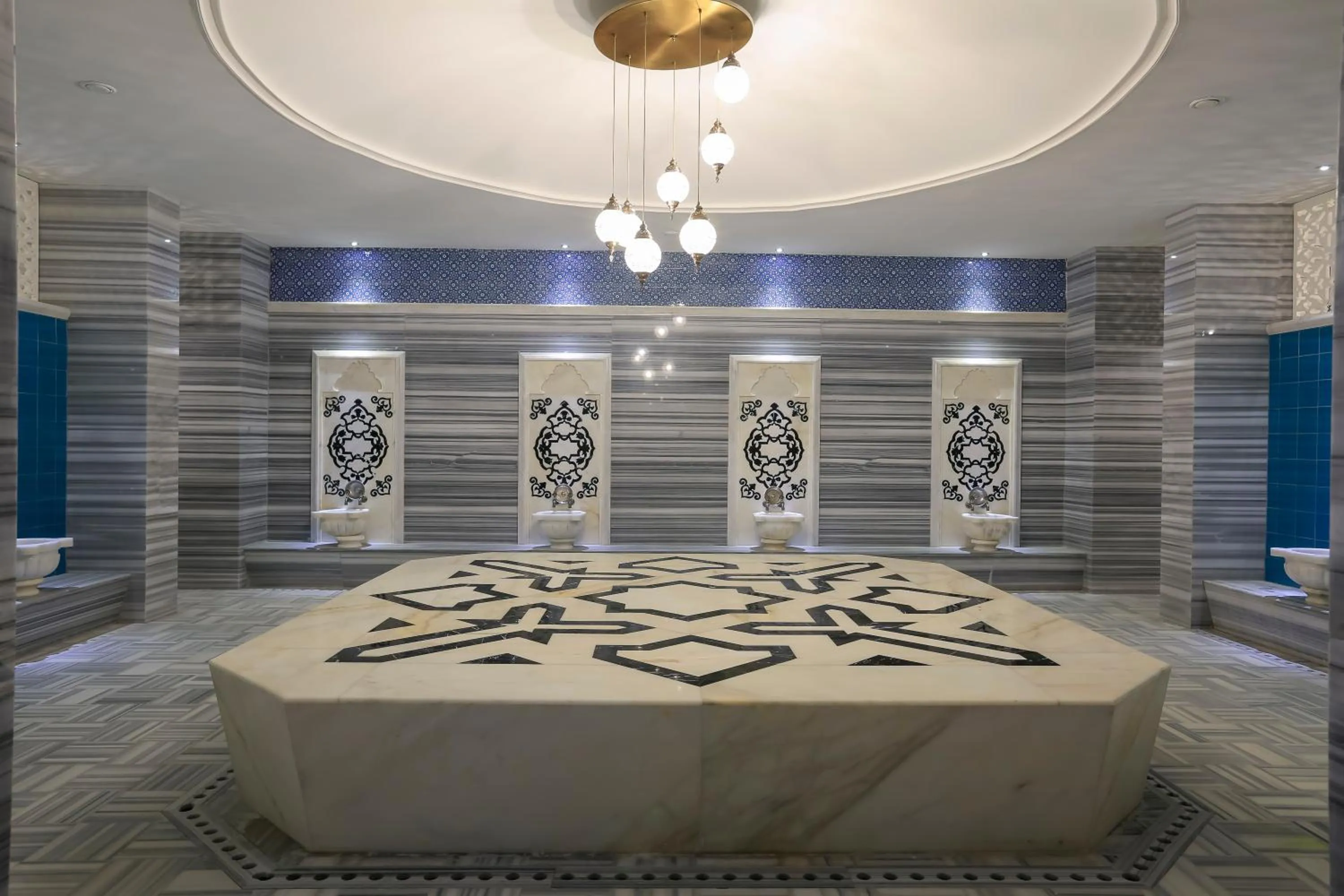 Bowling in Sunis Efes Royal Palace Resort & Spa