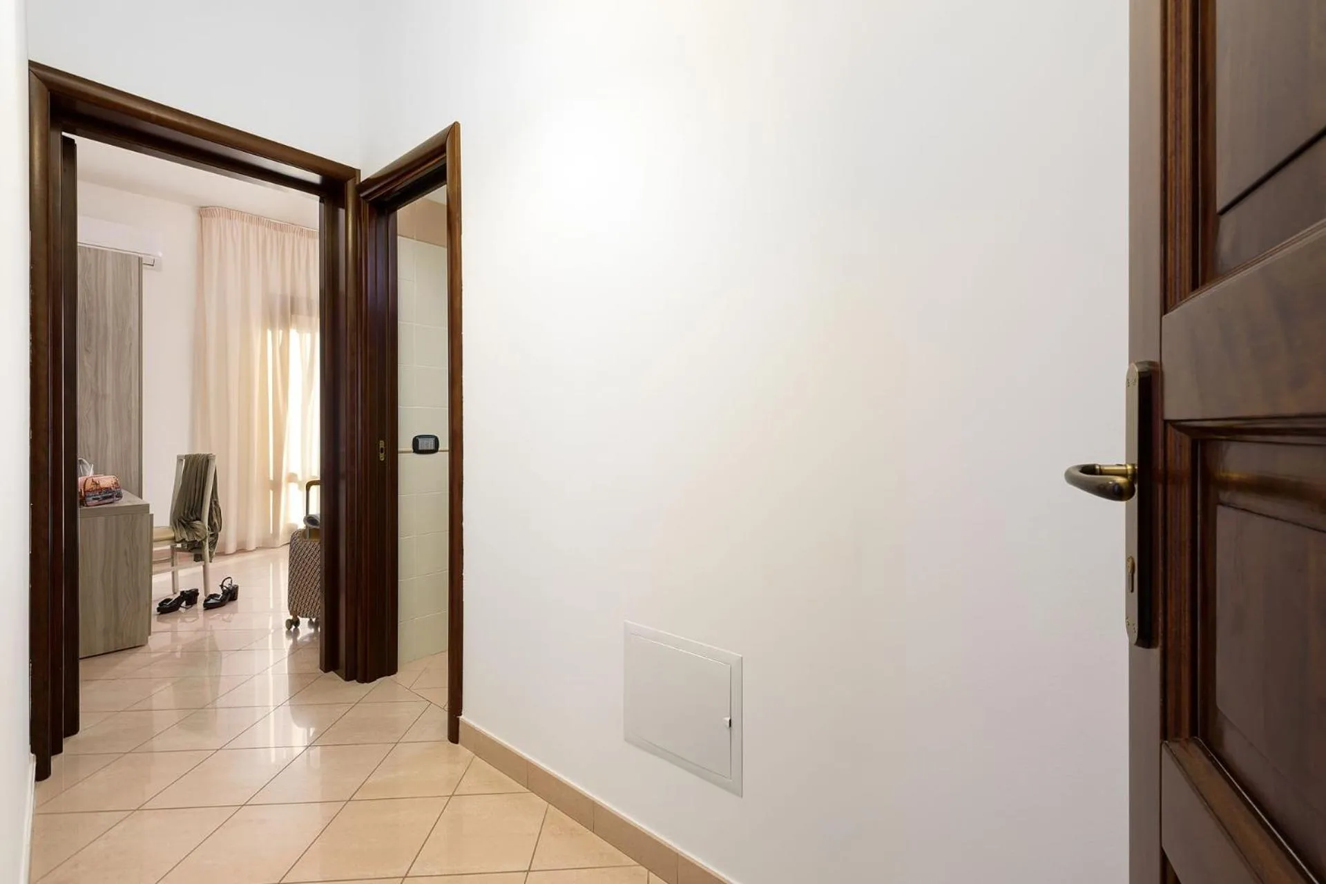 wardrobe in La Conchiglia sul mare Hotel