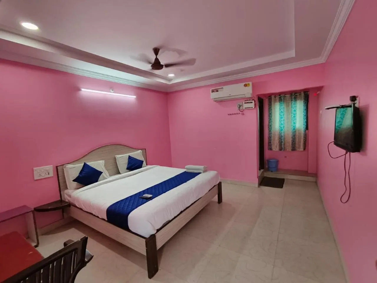 Bed in Sujan Residency's