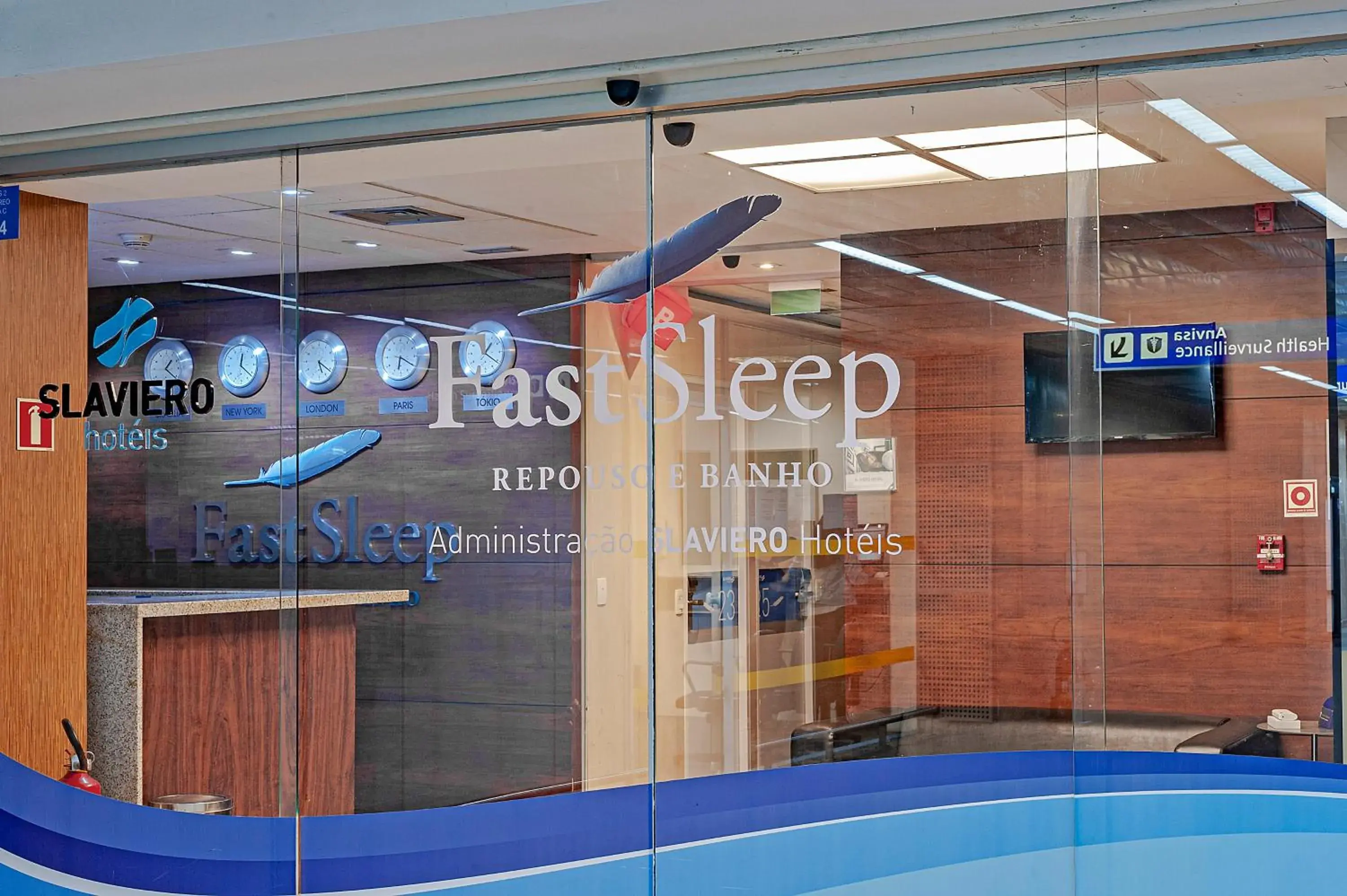 Facade/entrance in FAST SLEEP Guarulhos by Slaviero Hotéis Facade/entrance in FAST SLEEP Guarulhos by Slaviero Hotéis