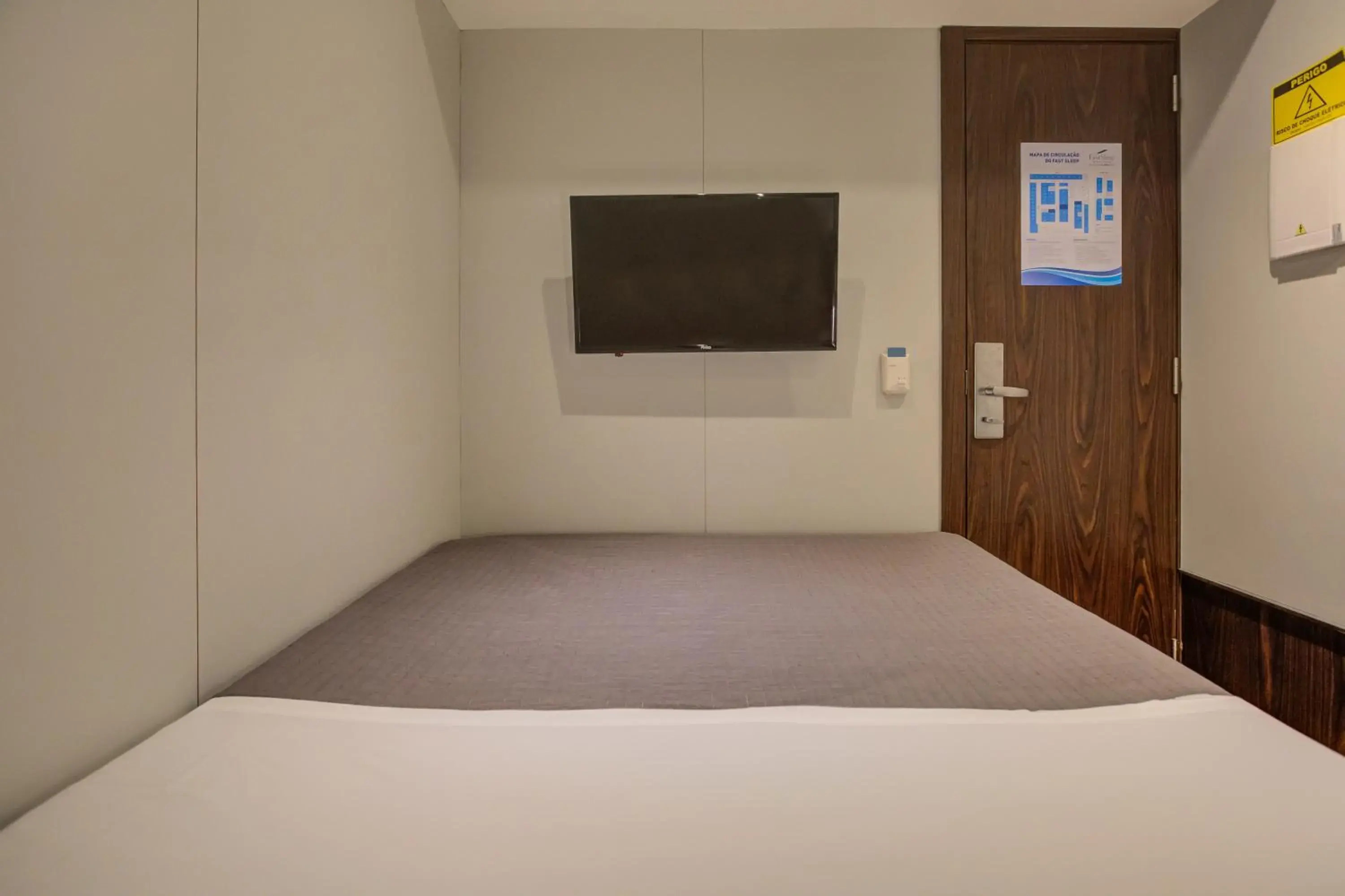 Photo of the whole room, Bed in FAST SLEEP Guarulhos by Slaviero Hotéis Photo of the whole room, Bed in FAST SLEEP Guarulhos by Slaviero Hotéis