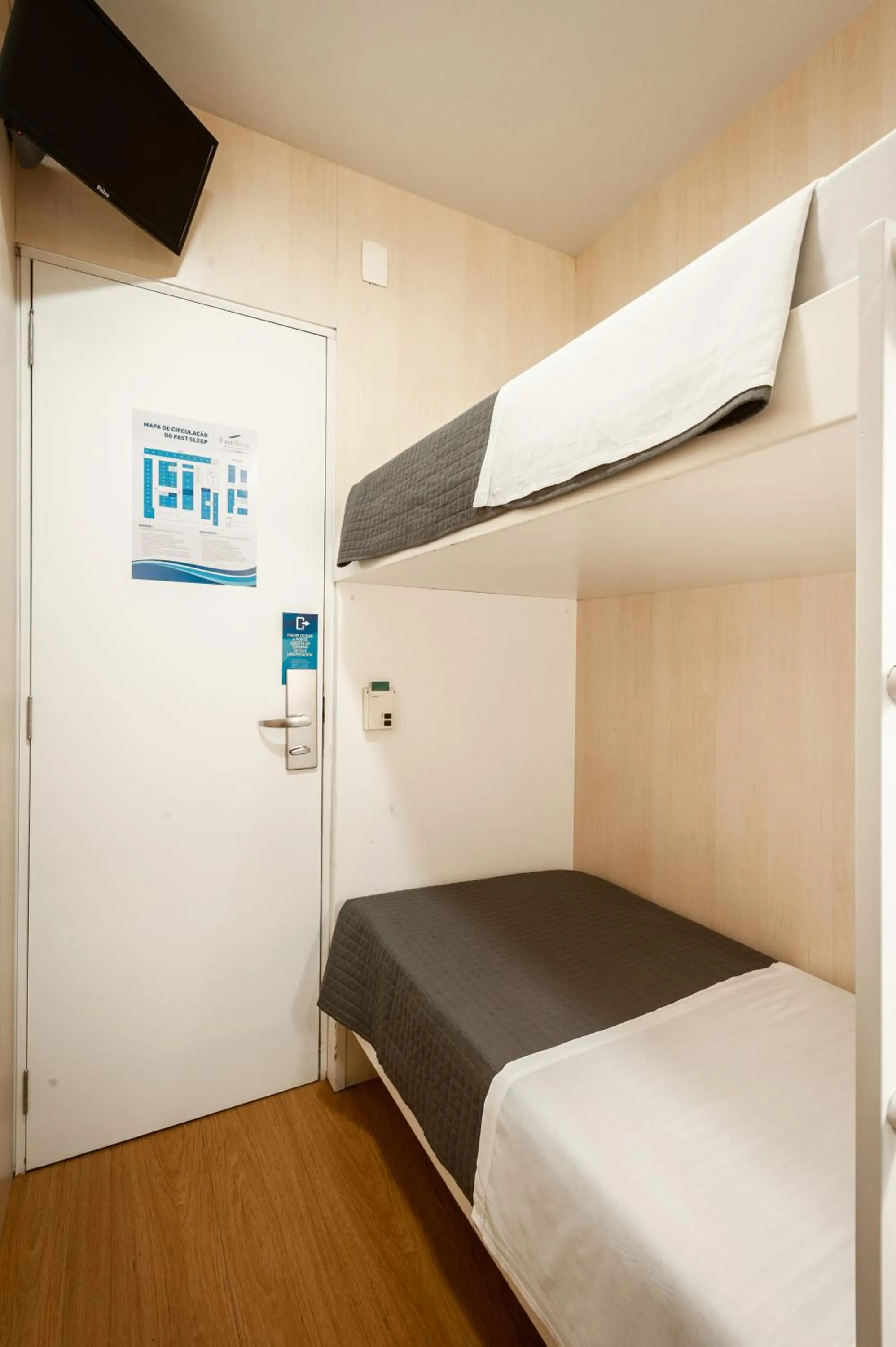 TV and multimedia, Bed in FAST SLEEP Guarulhos by Slaviero Hotéis