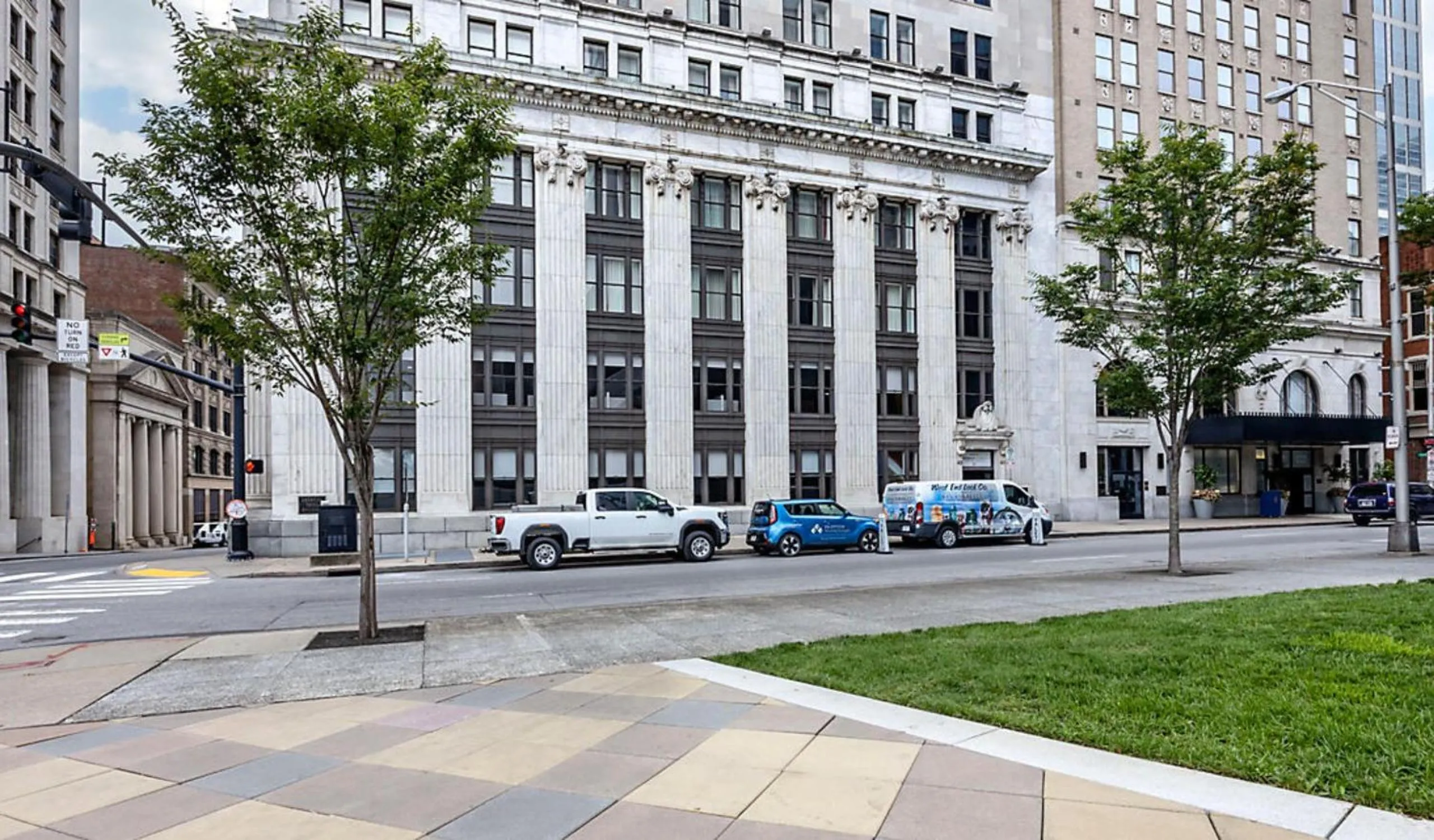Property building in Bluegreen Downtown Nashville