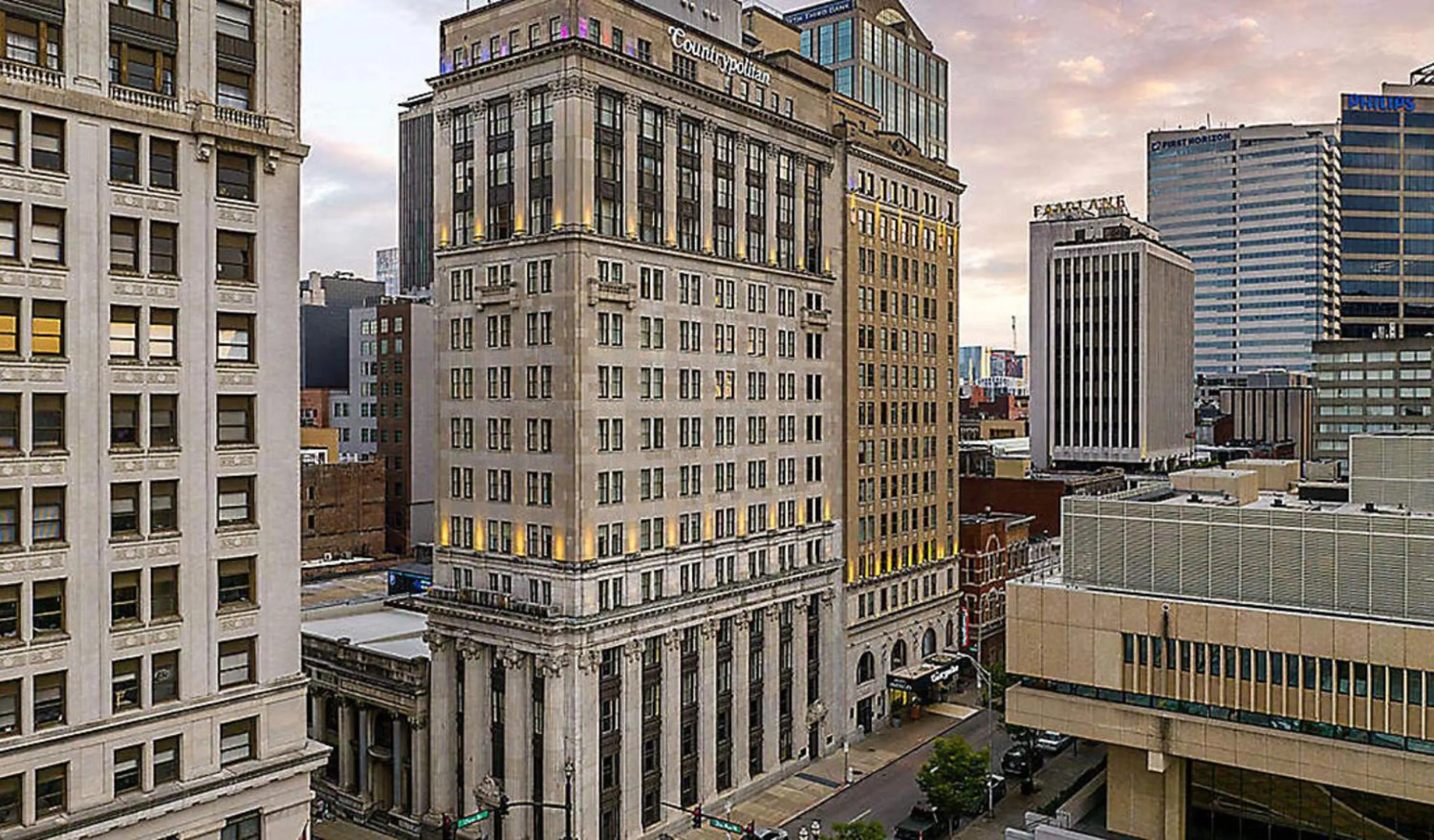 Property building in Bluegreen Downtown Nashville