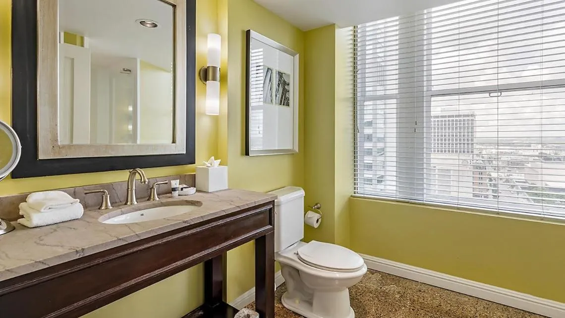 Bathroom in Bluegreen Downtown Nashville