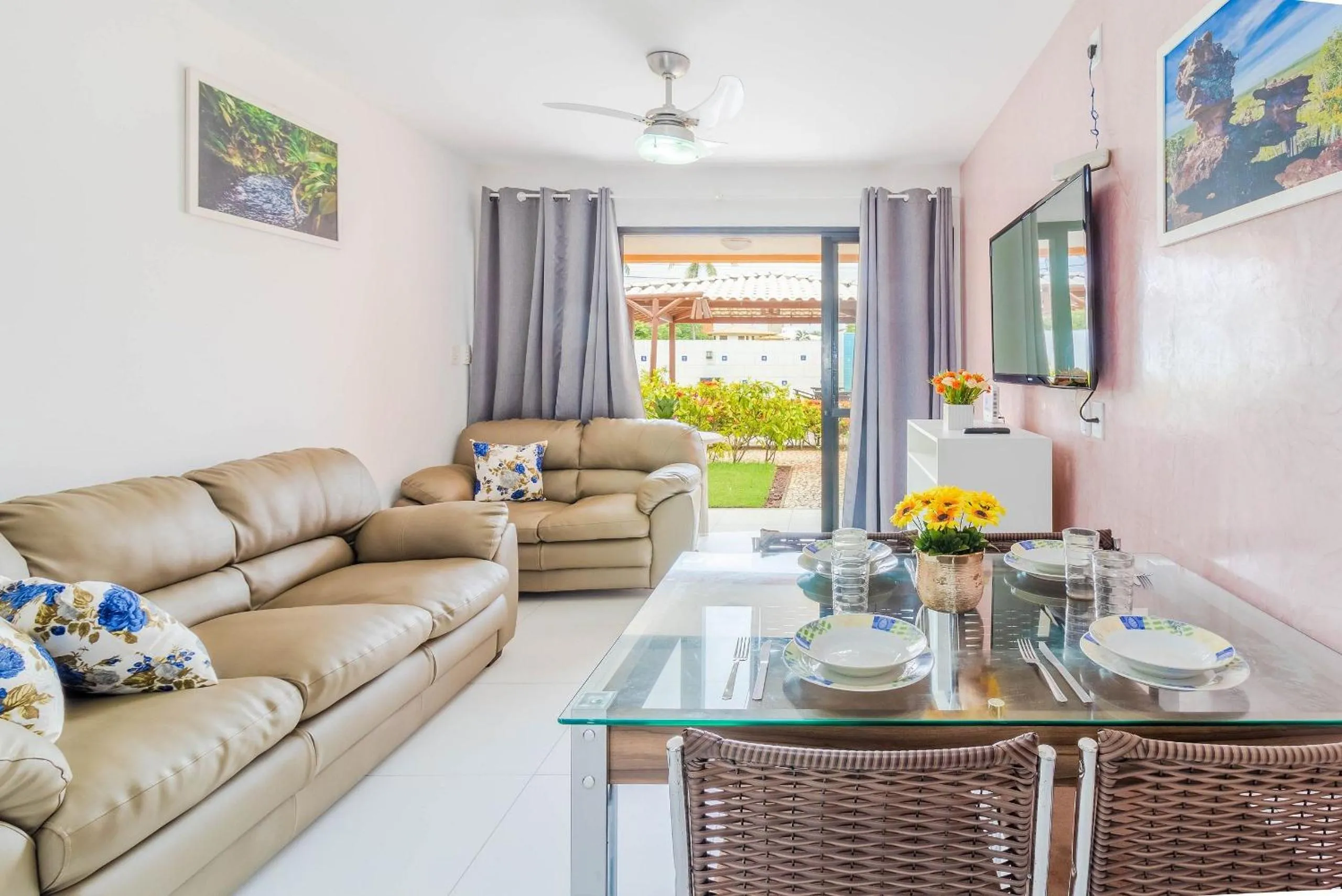 Living room in GB39 Apto a 50m da Praia em Guarajuba, 2/4