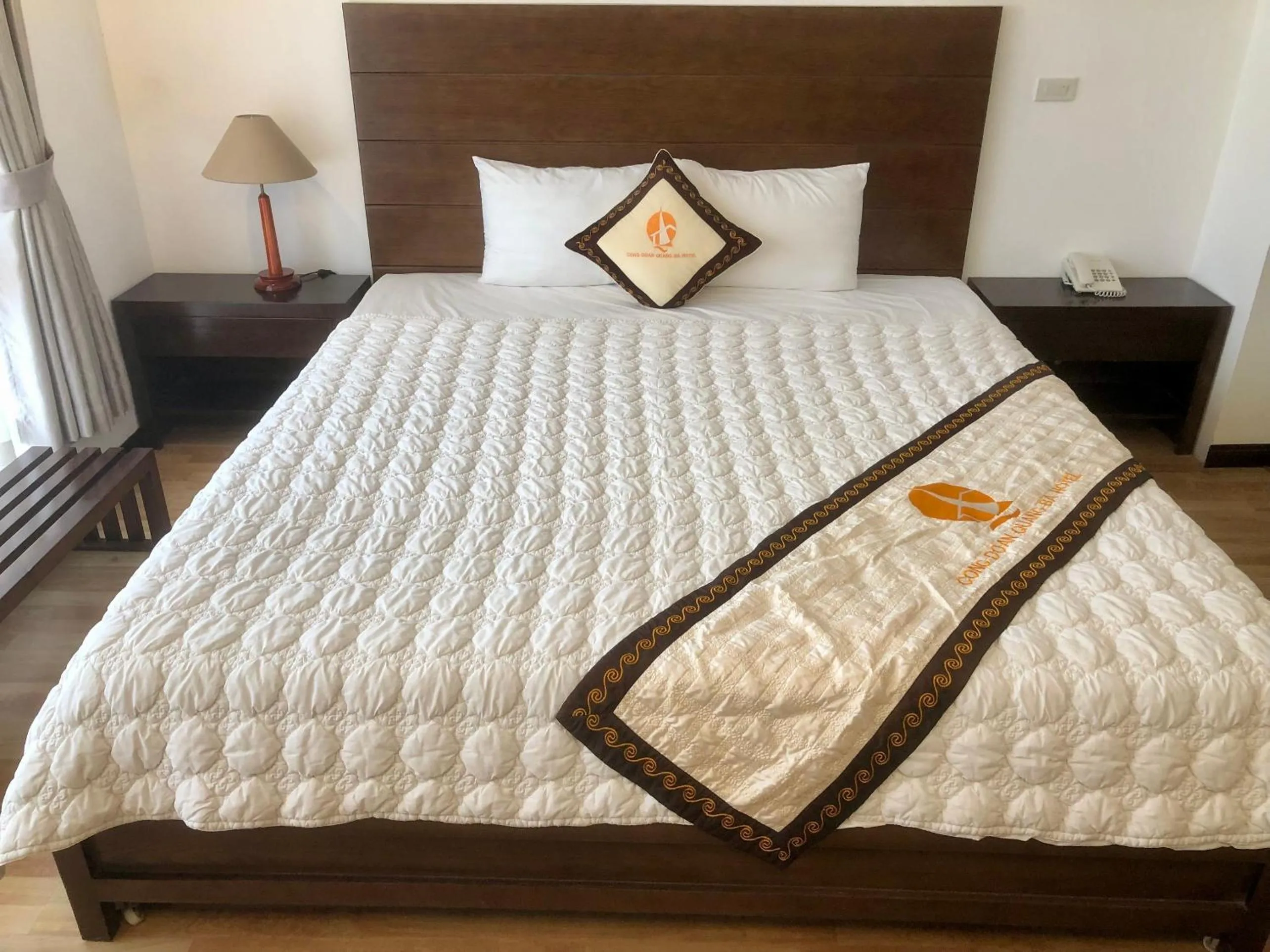 Bed in Khách sạn Công Đoàn Quảng Bá