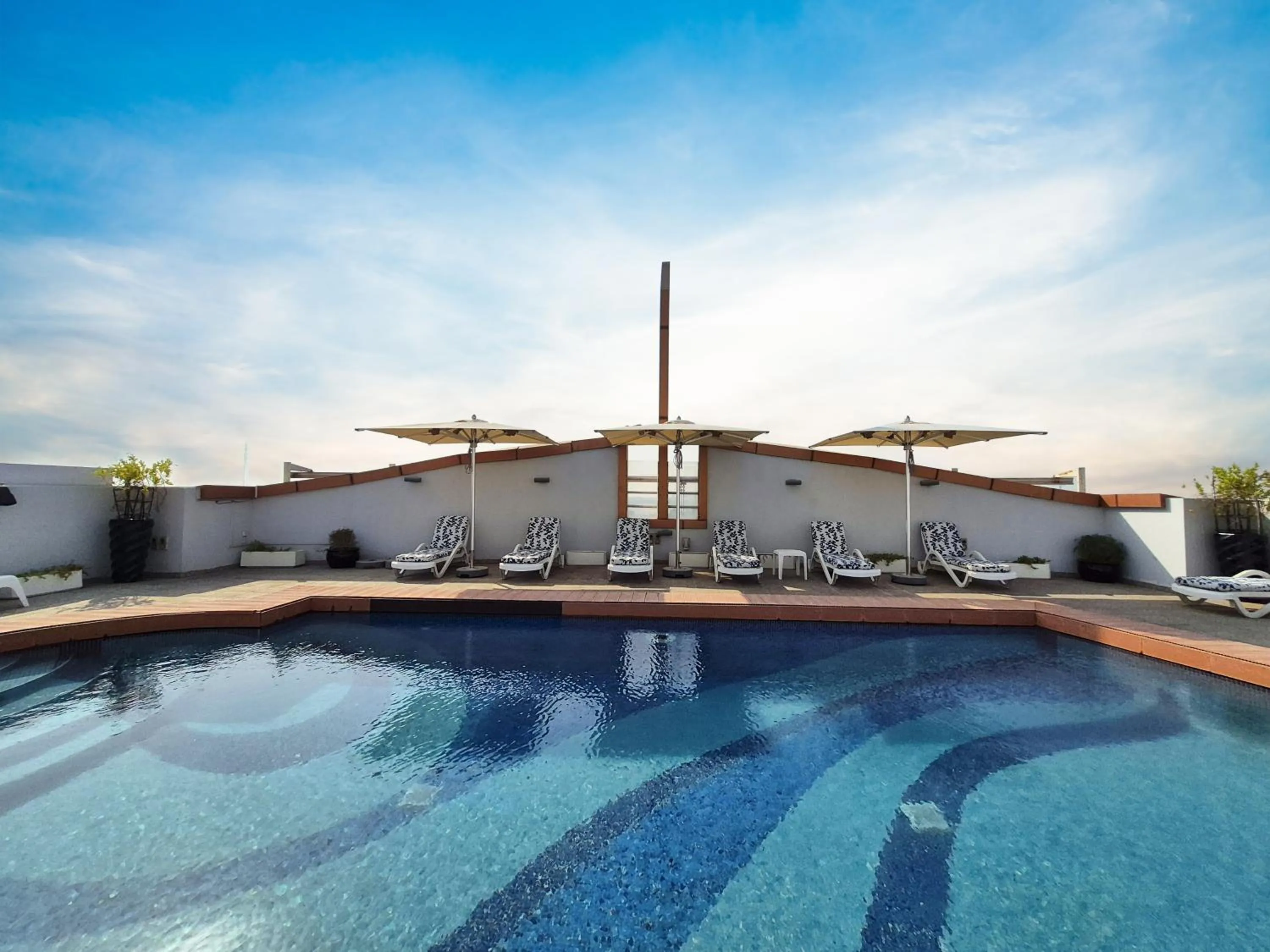 Swimming pool in Signature Hotel Al Barsha