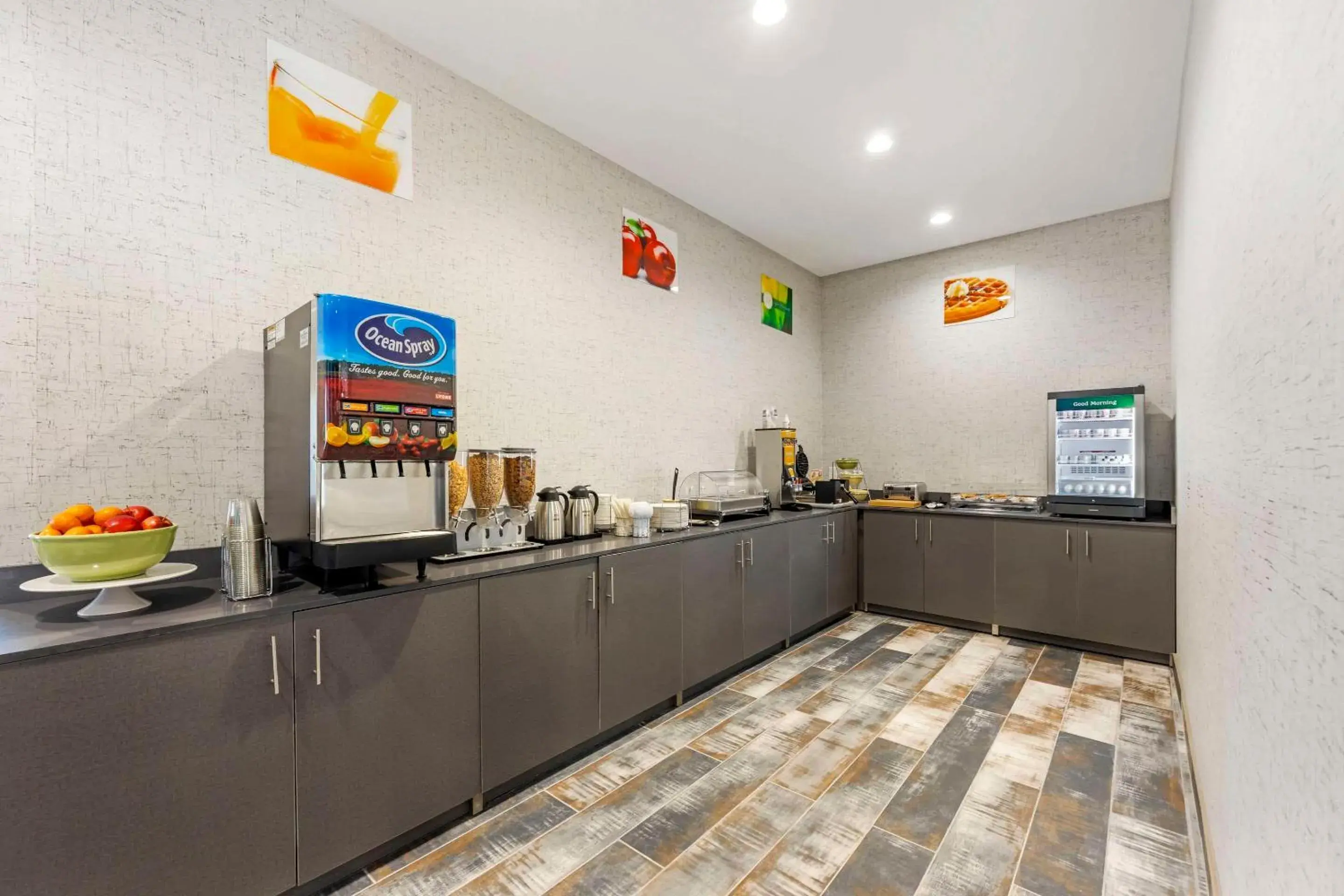 Breakfast in Quality Inn & Suites Joelton - Nashville Breakfast in Quality Inn & Suites Joelton - Nashville