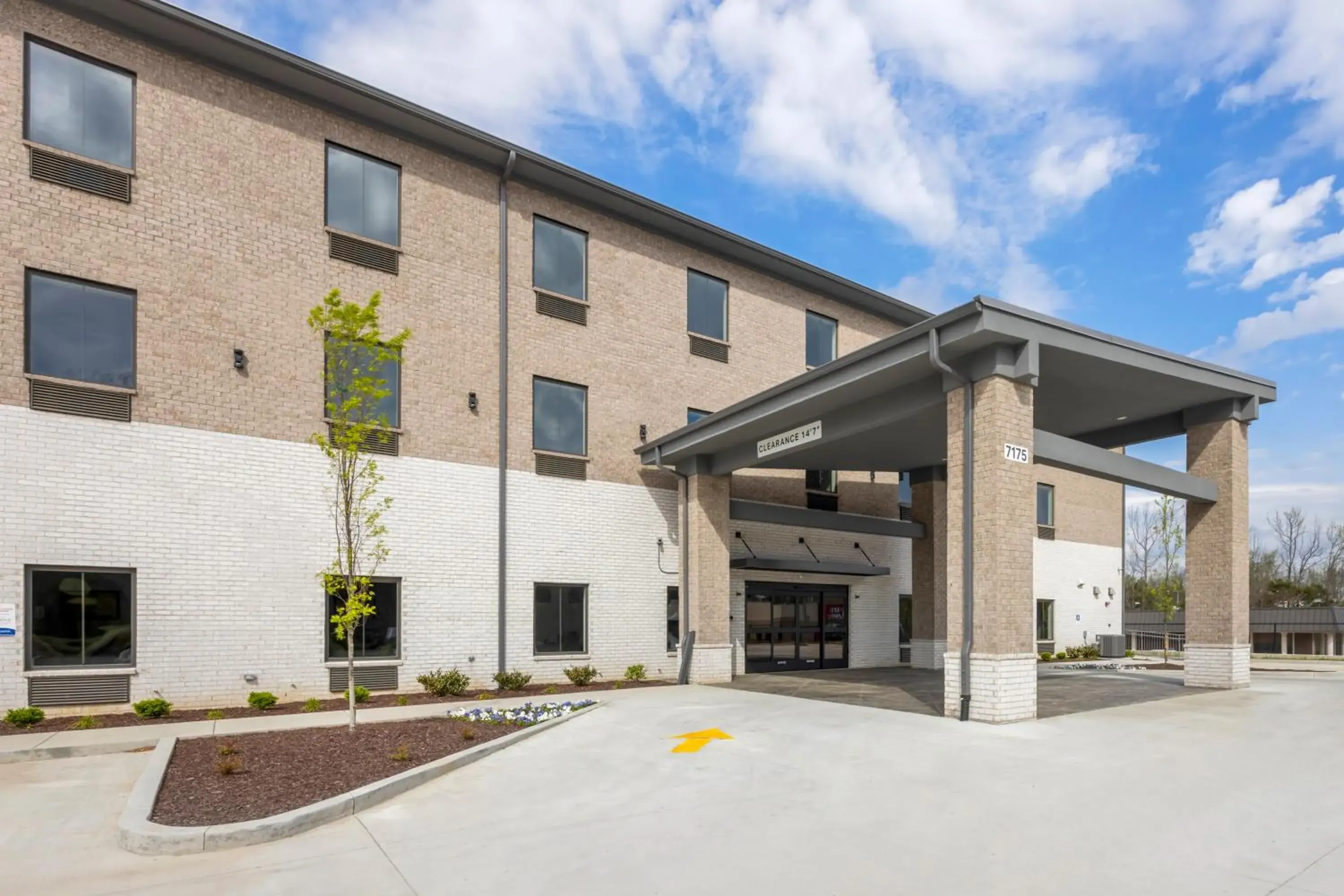 Property building in Quality Inn & Suites Joelton - Nashville Property building in Quality Inn & Suites Joelton - Nashville